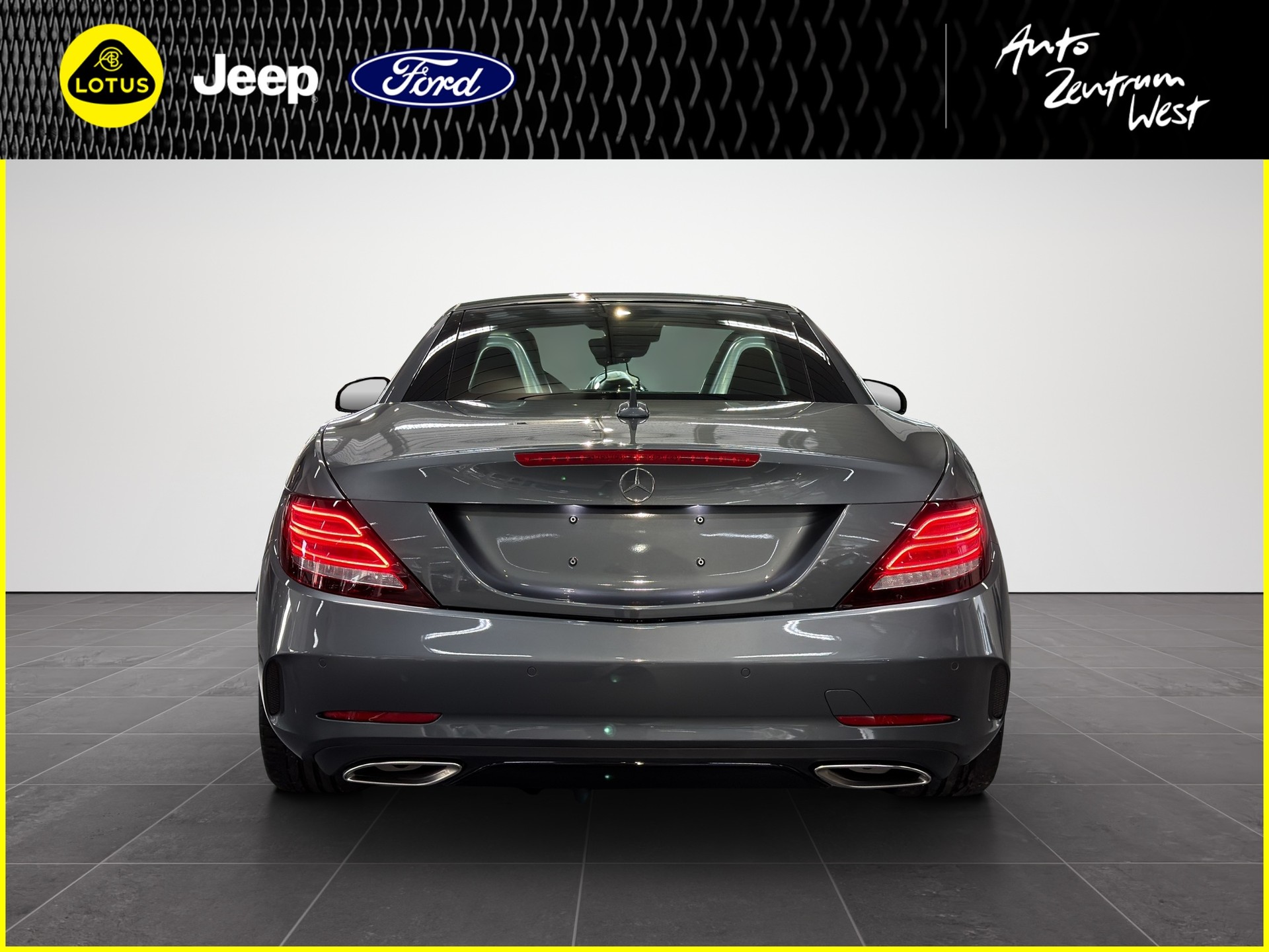 MERCEDES-BENZ SLC 300 AMG Line 9G-Tronic-showroom-element-3