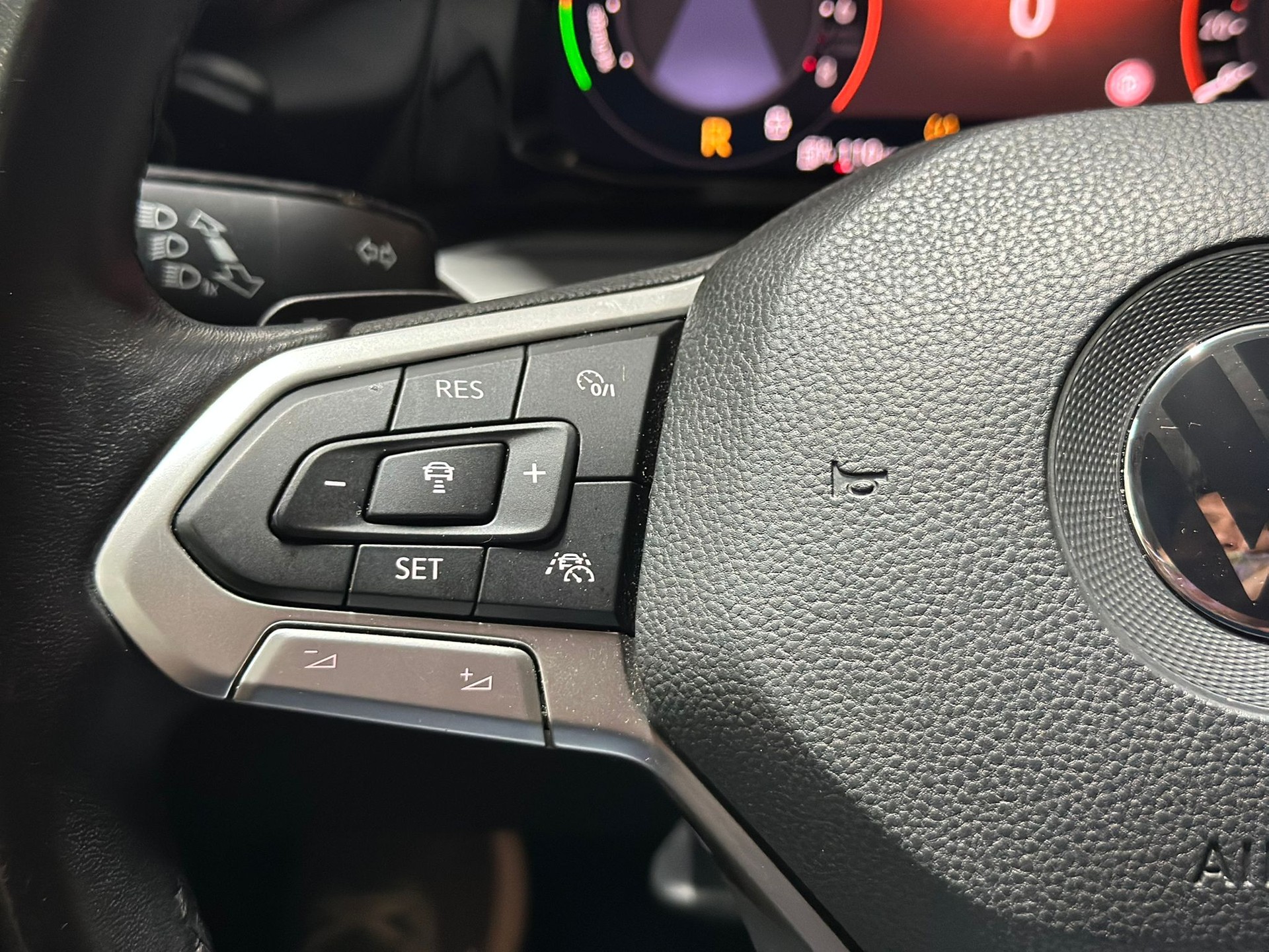 VW Golf 1.4 TSI PHEV Style-image-9