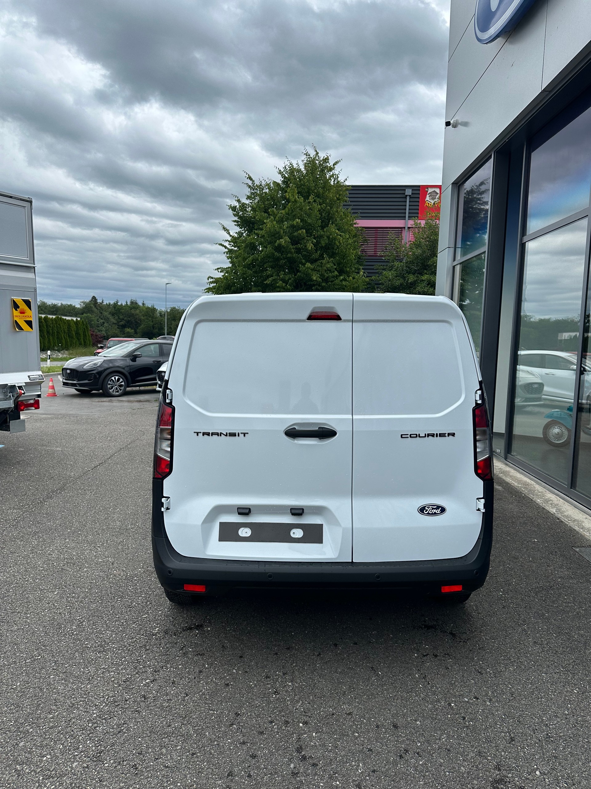 FORD Transit Courier van 1.0 EcoBoo Trend/125CV/Aut.-image-4