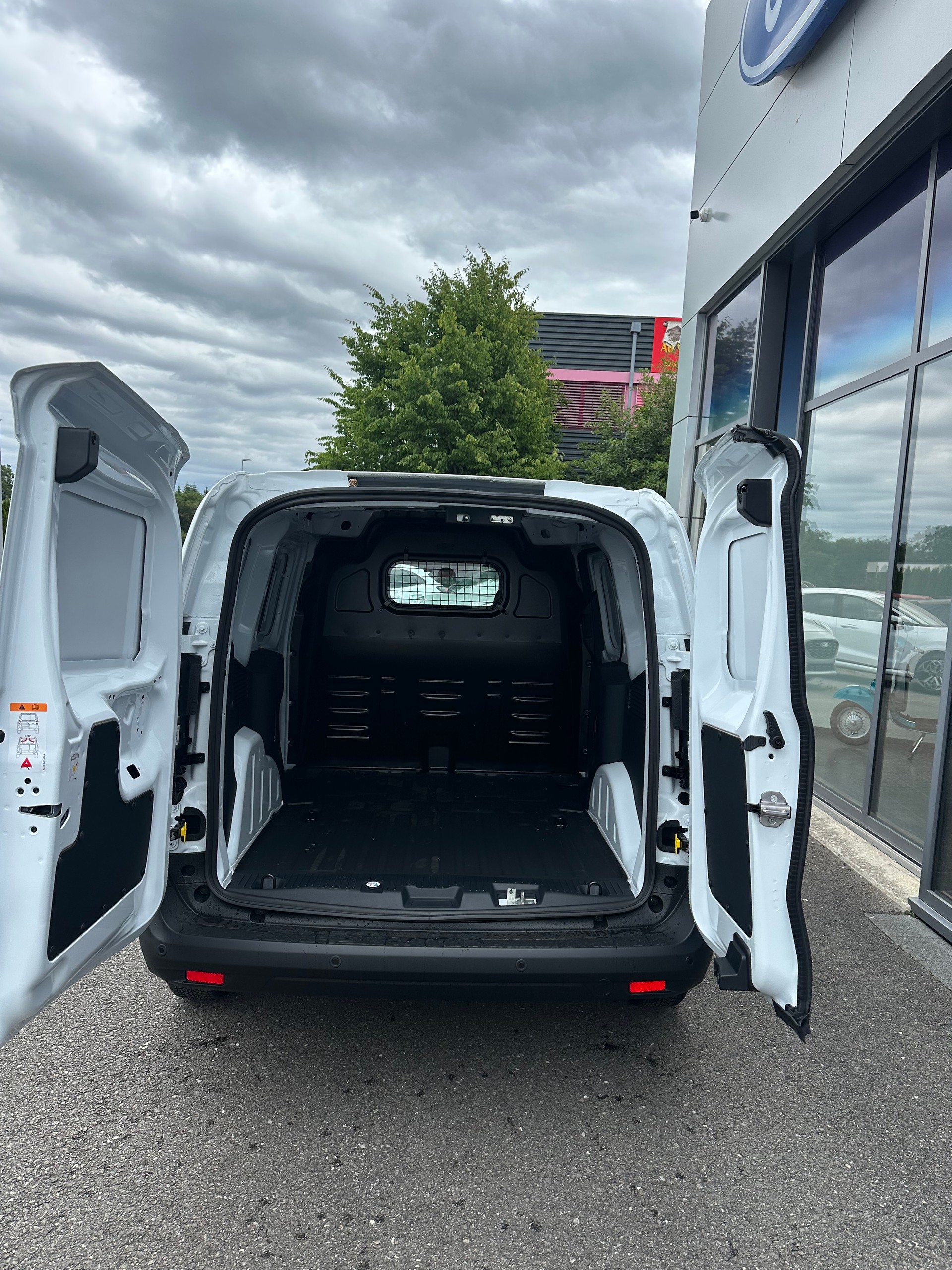 FORD Transit Courier van 1.0 EcoBoo Trend/125CV/Aut.-image-5
