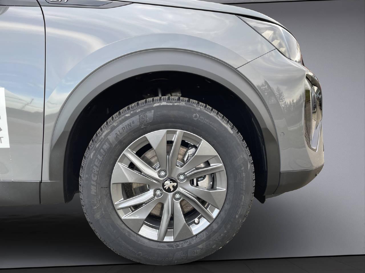PEUGEOT 2008 1.2 Hybrid 145 GT-image-11