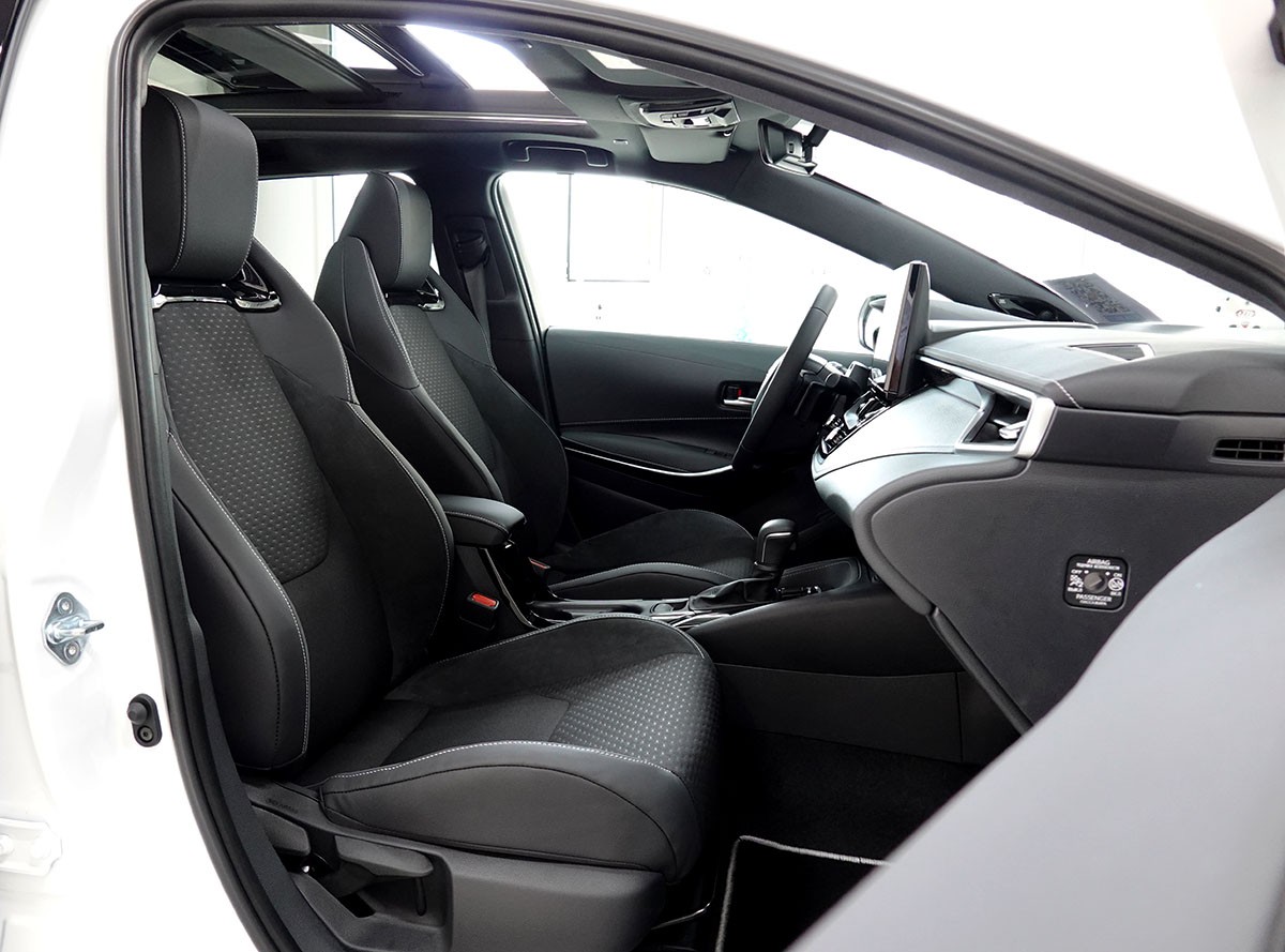 TOYOTA Corolla Touring Sports 2.0 HSD Premium e-CVT, Panorama-showroom-element-3