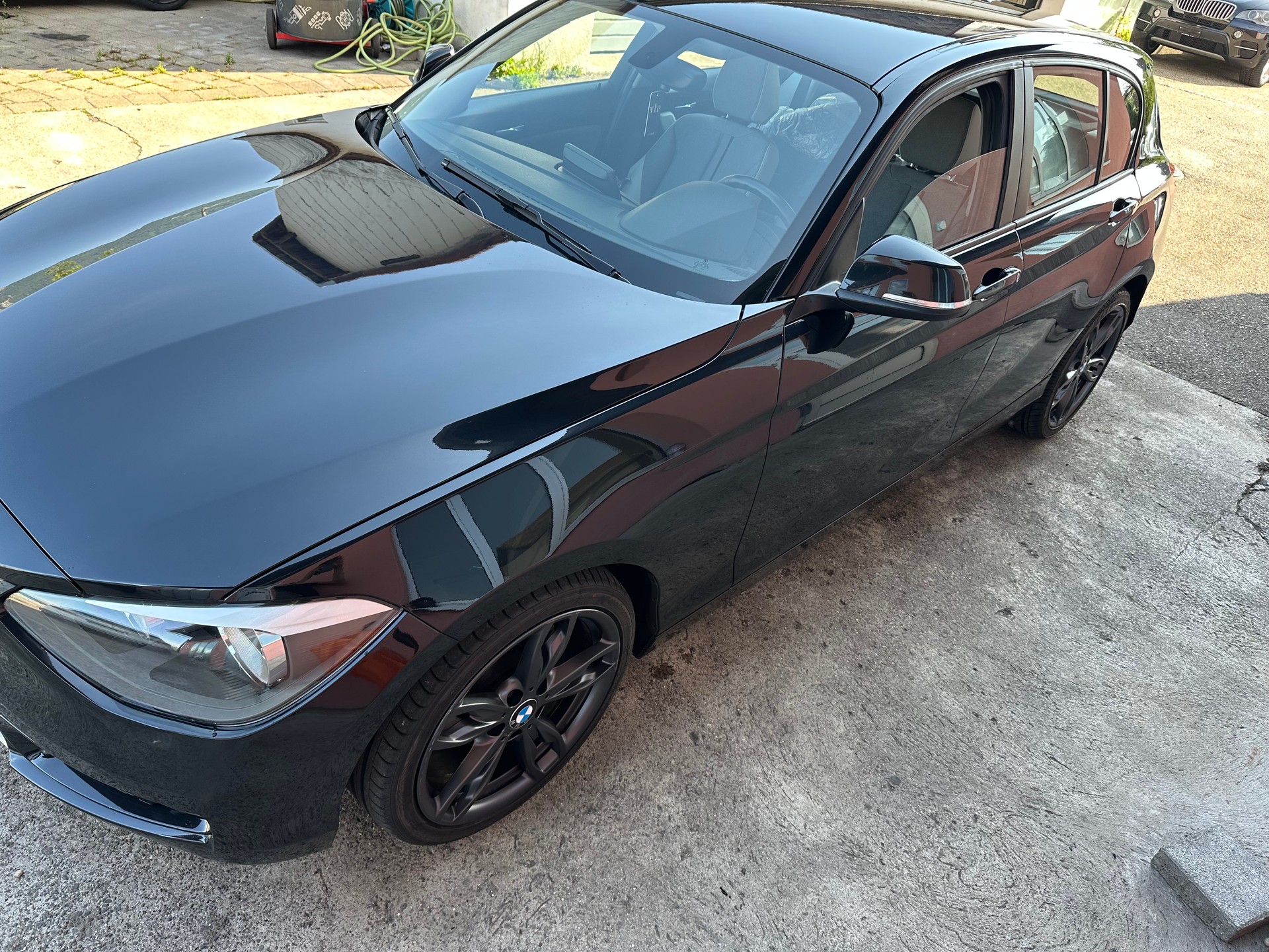 BMW 116d Sport Line Steptronic-image-2