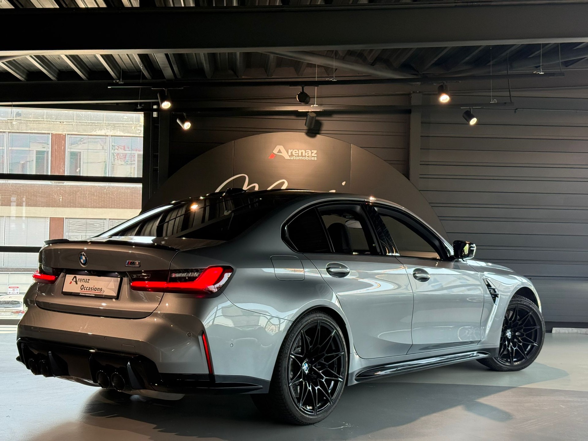 BMW M3 Competition M xDrive-showroom-element-1
