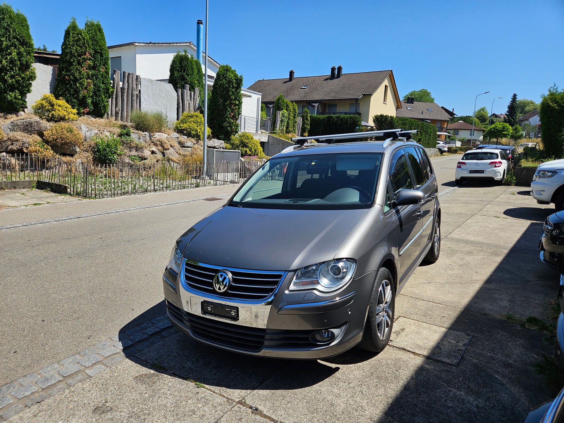 VW Touran 2.0 TDI Highline-image-2