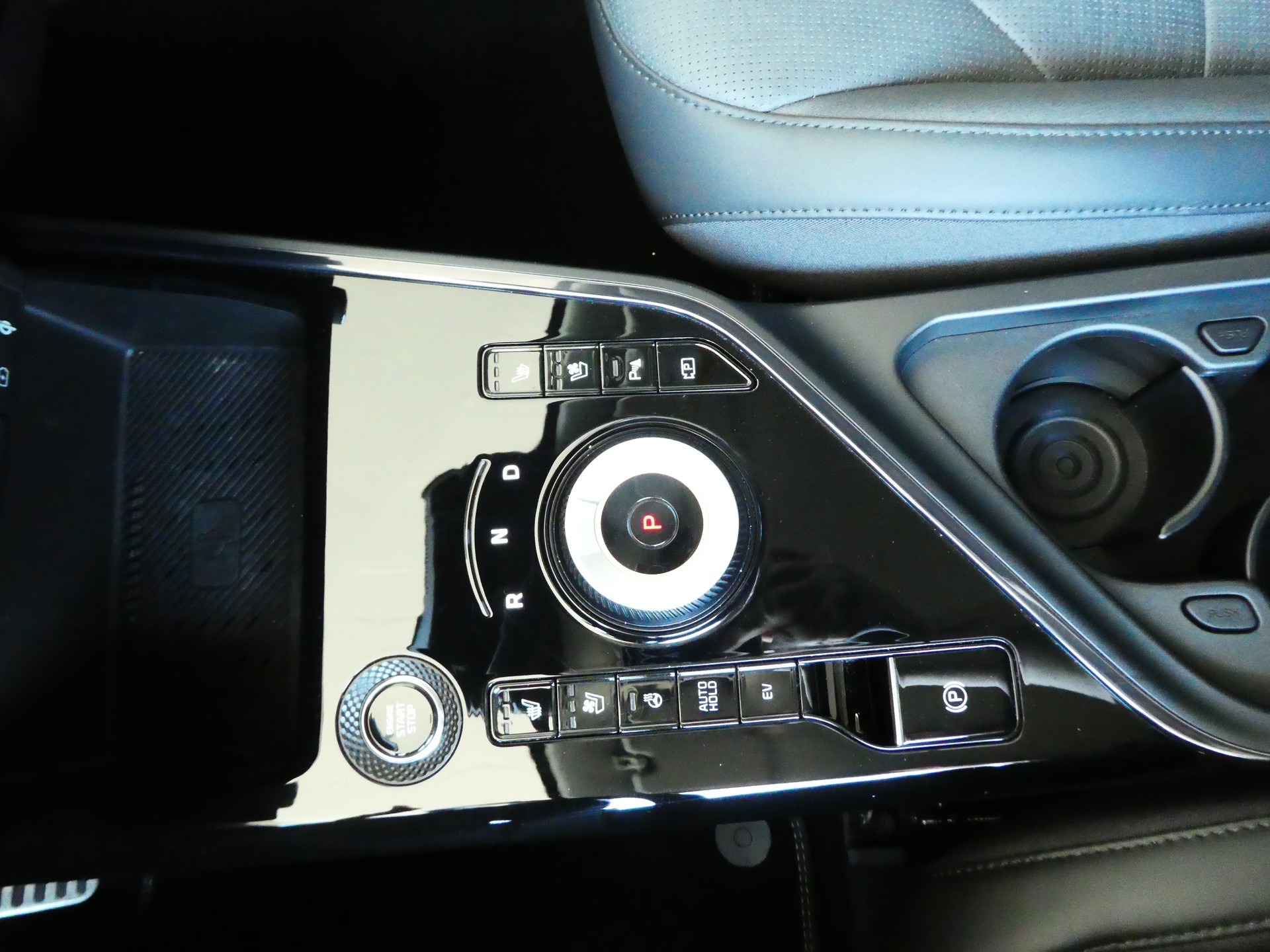 KIA Niro 1.6GDi Plug-in Hybrid Style DCT-image-13
