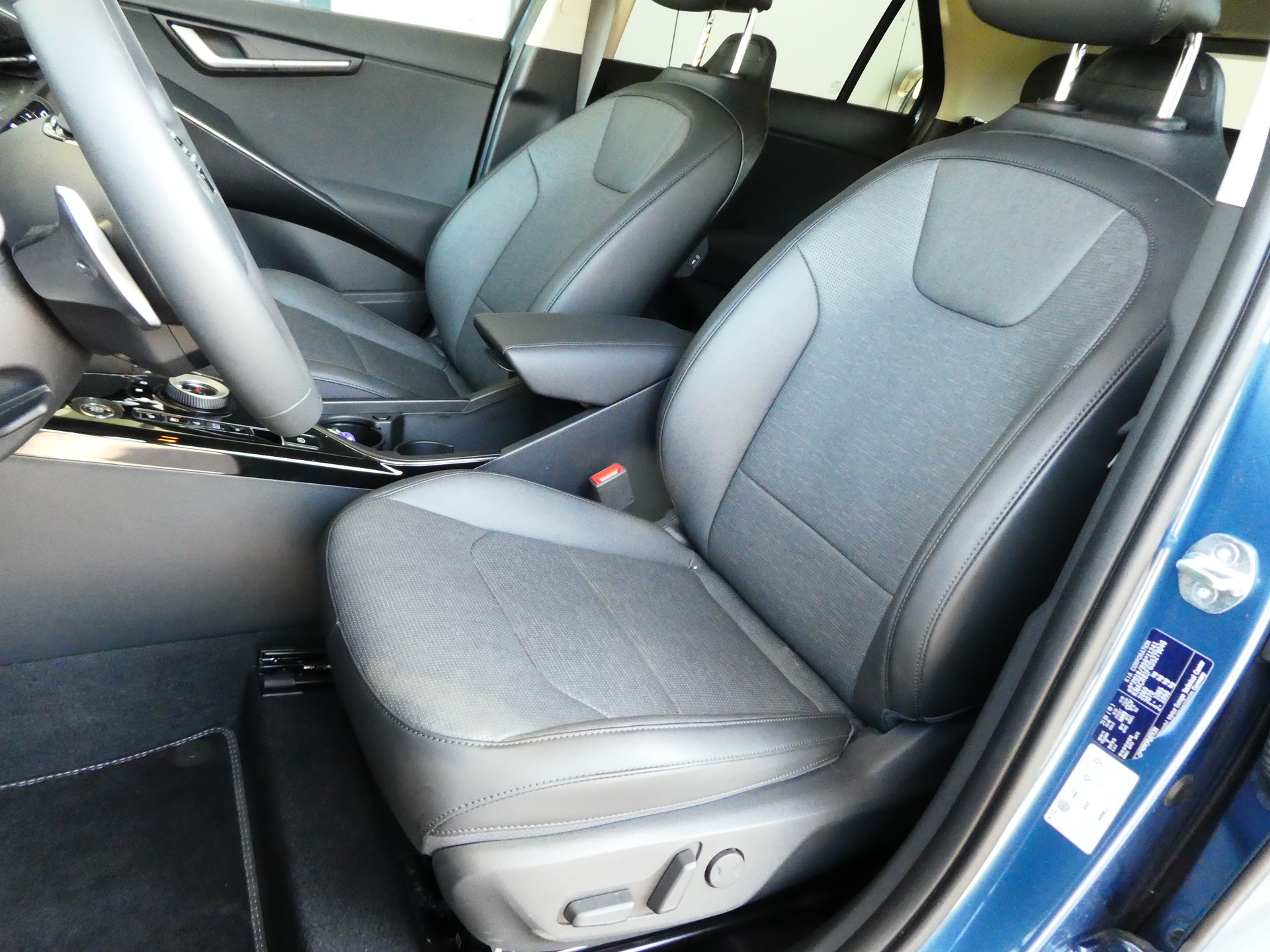 KIA Niro 1.6GDi Plug-in Hybrid Style DCT-image-10
