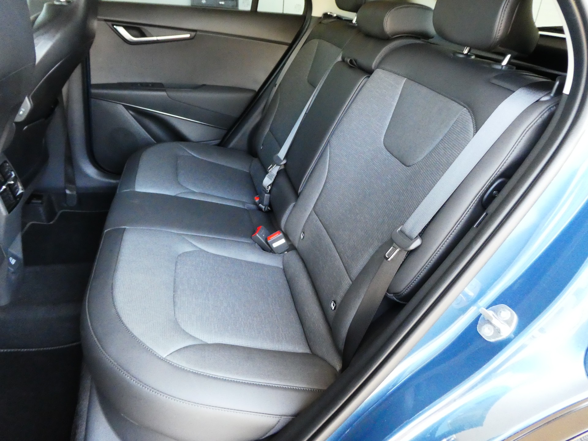 KIA Niro 1.6GDi Plug-in Hybrid Style DCT-image-9
