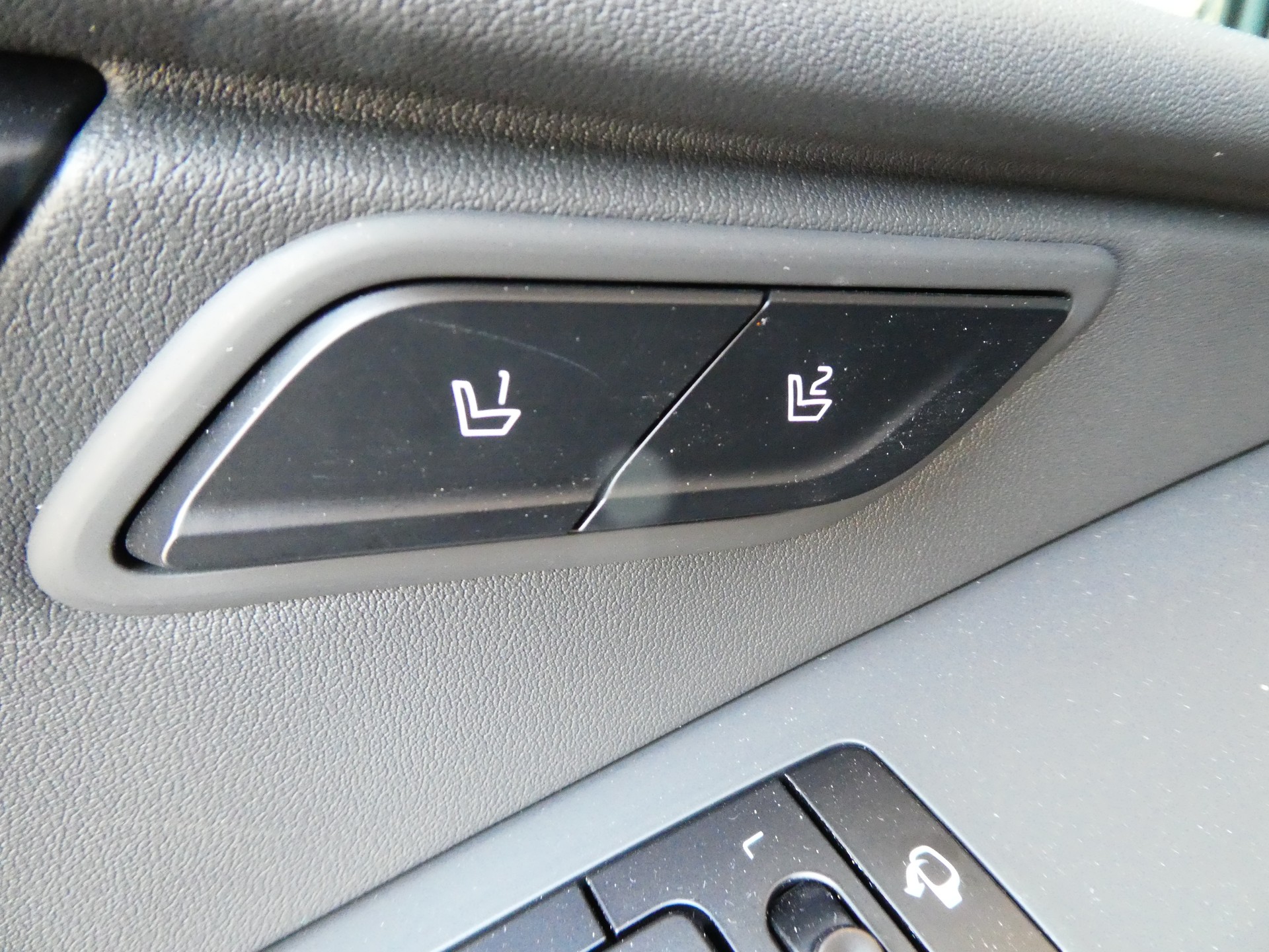 KIA Niro 1.6GDi Plug-in Hybrid Style DCT-image-3