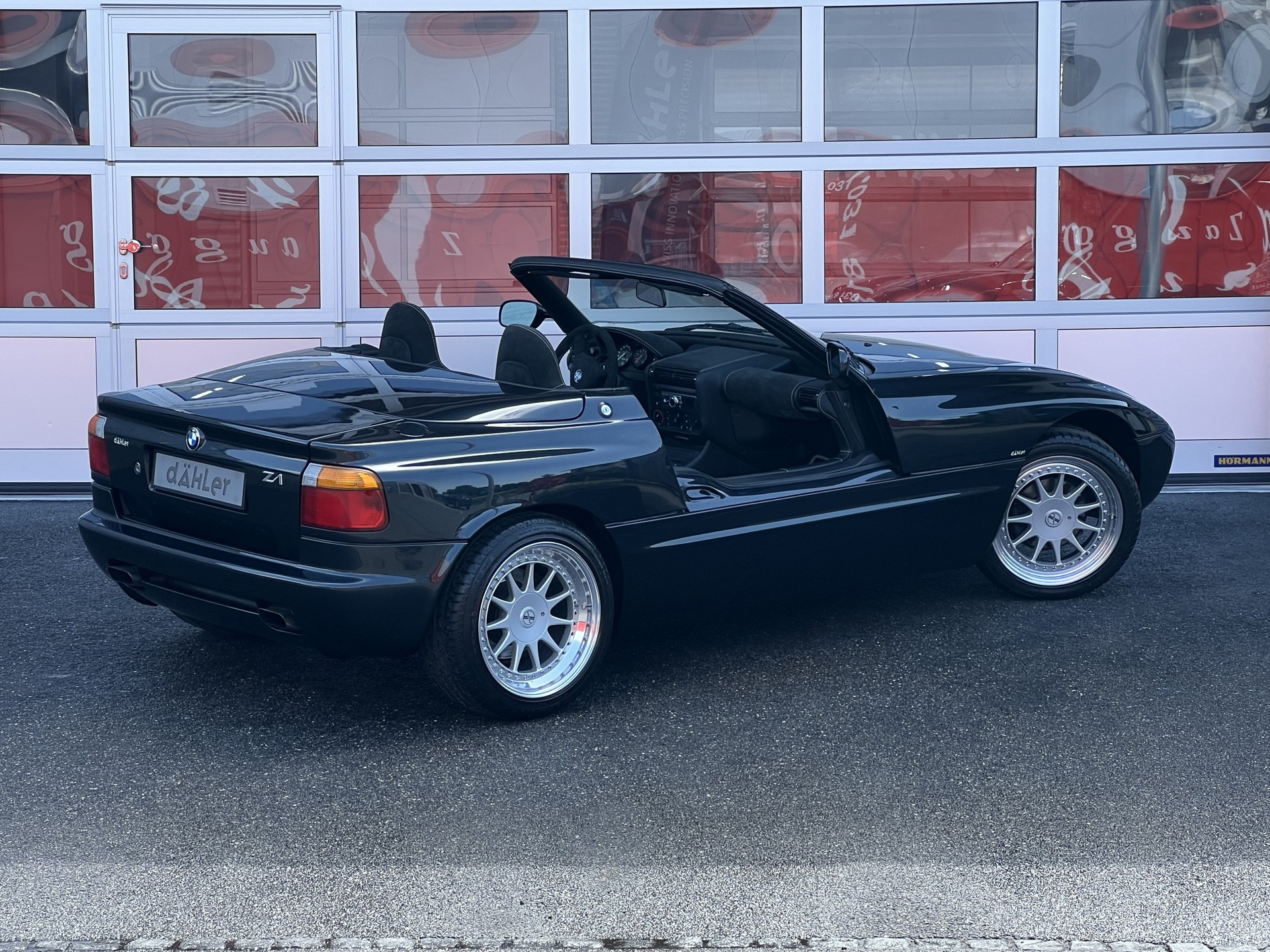 BMW Z1 E30-showroom-element-2