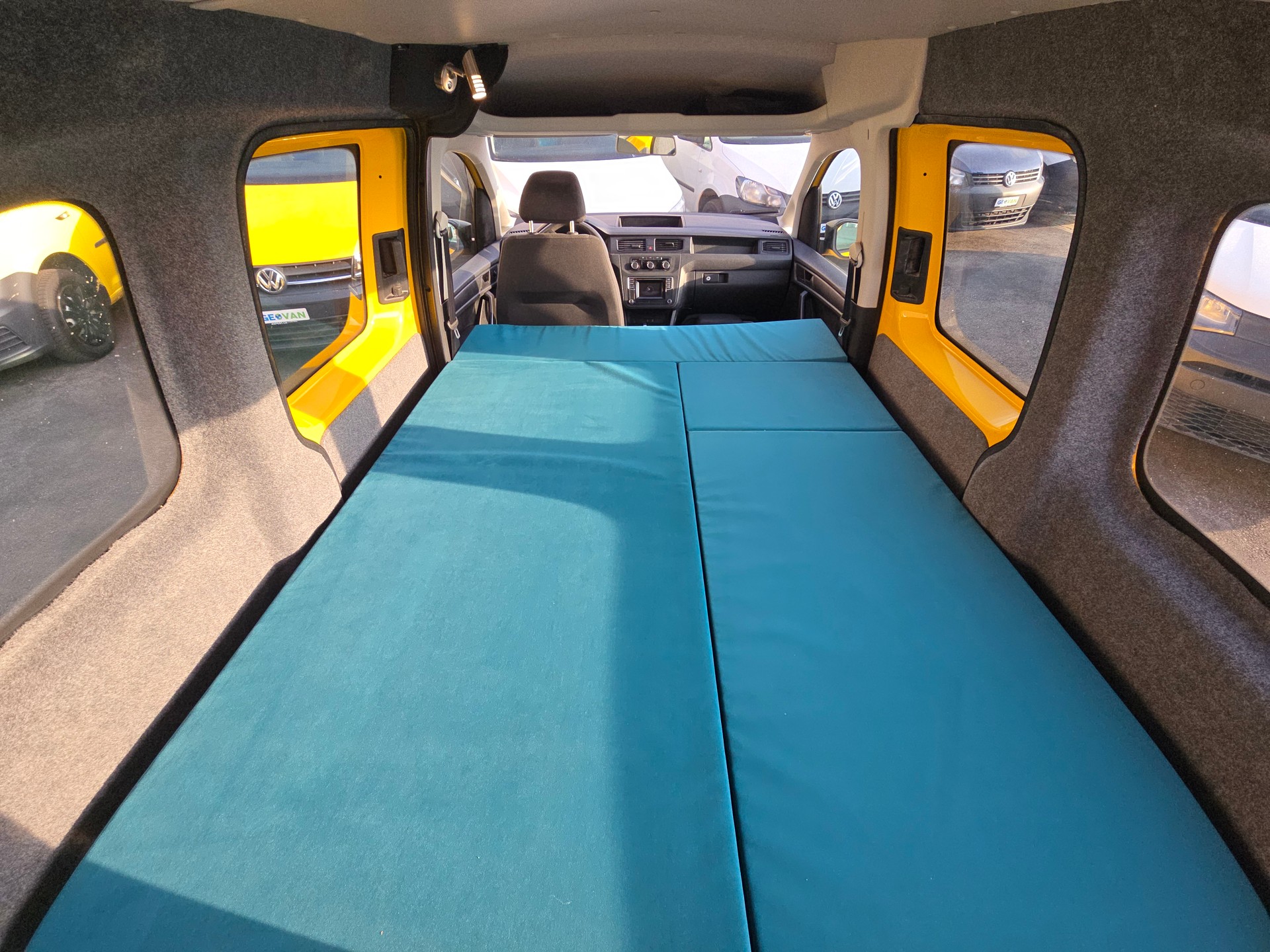 VW GEOVAN L - 102 PS Benzin - Klima - PDC hinten - DAB+ - 2 x Schiebetür - grosses Fensterpaket-image-15