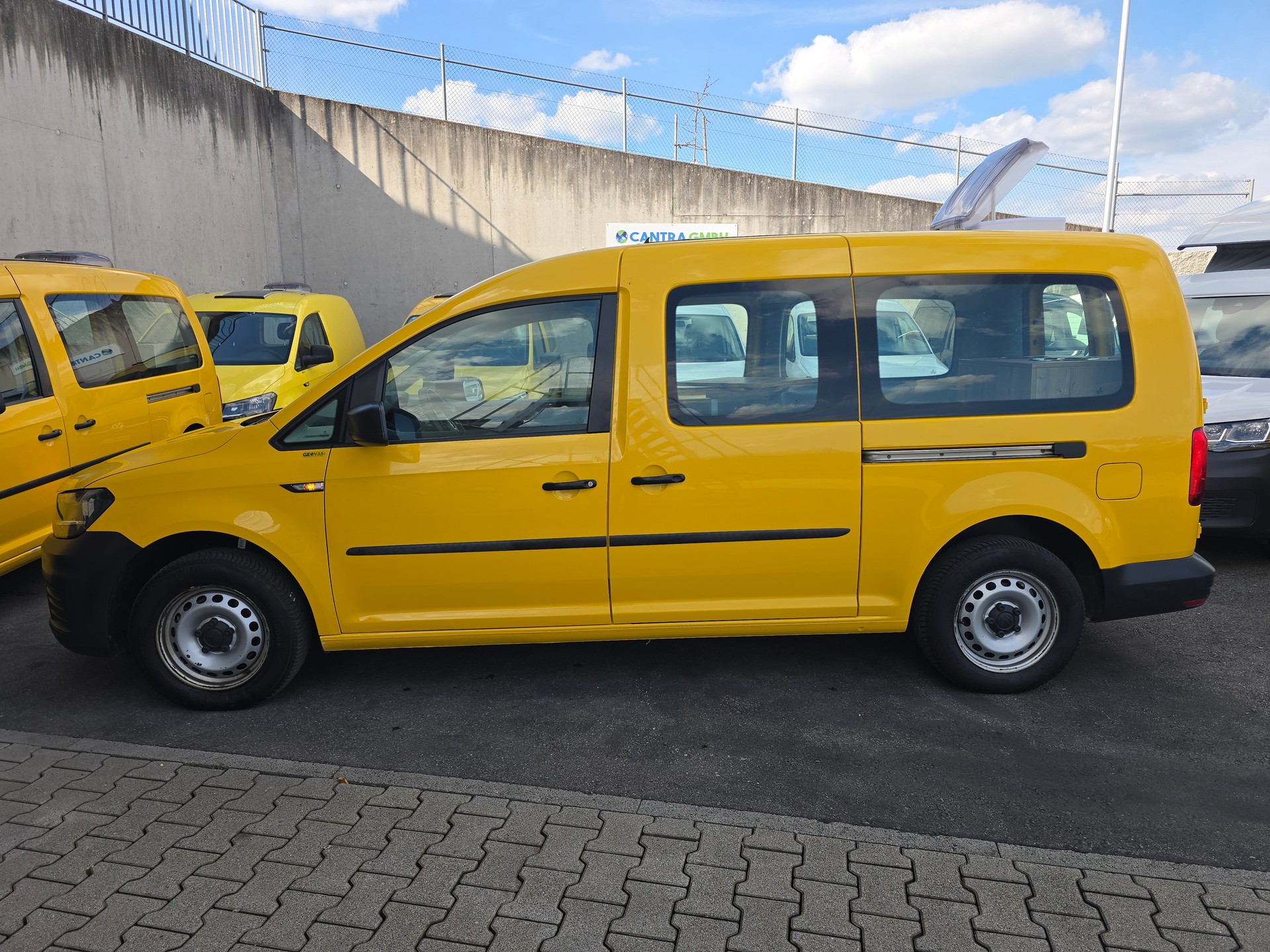 VW GEOVAN L - 102 PS Benzin - Klima - PDC hinten - DAB+ - 2 x Schiebetür - grosses Fensterpaket-image-5