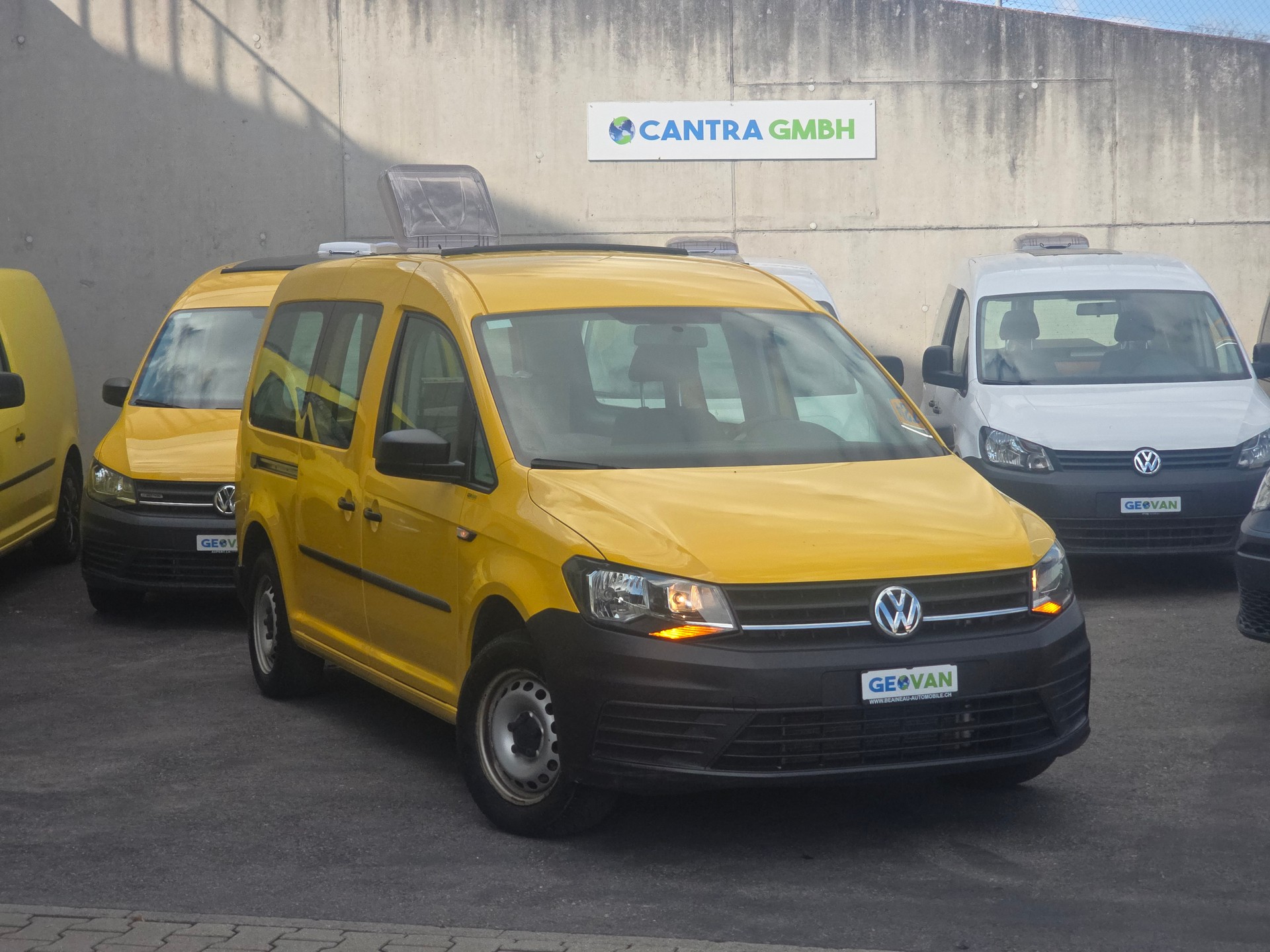 VW GEOVAN L - 102 PS Benzin - Klima - PDC hinten - DAB+ - 2 x Schiebetür - grosses Fensterpaket-image-1