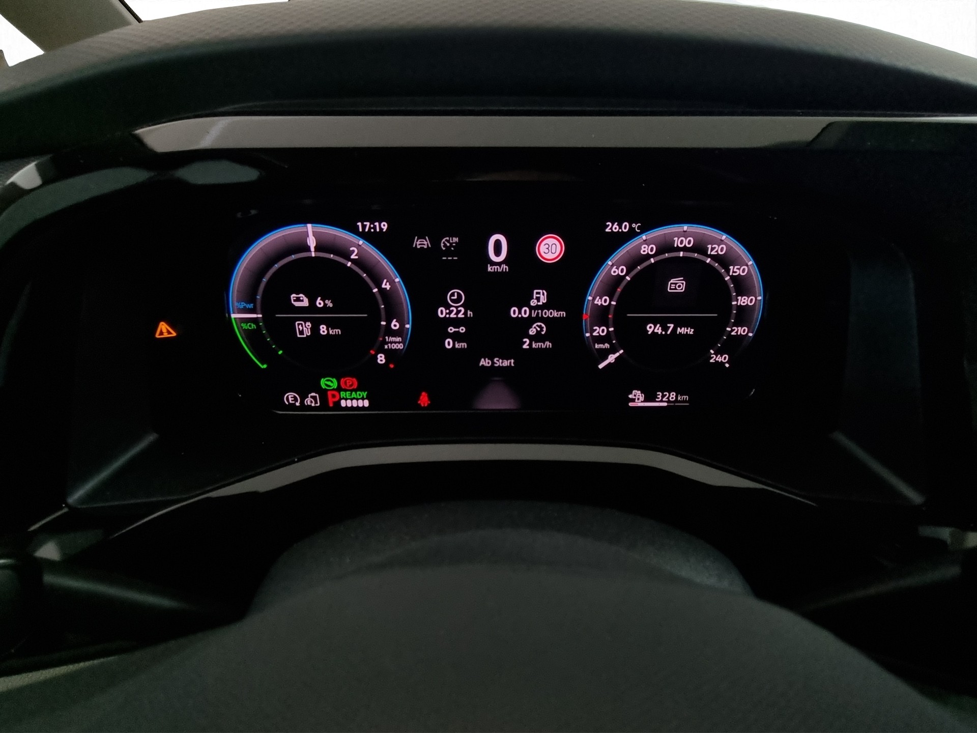 VW T7 Multivan 1.5 TSI eHybrid DSG 4motion lang Busin-image-8