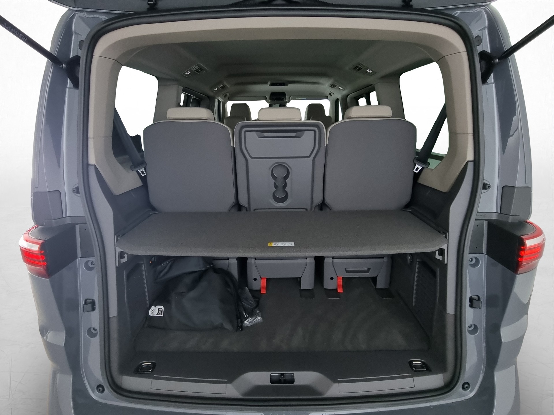VW T7 Multivan 1.5 TSI eHybrid DSG 4motion lang Busin-image-14