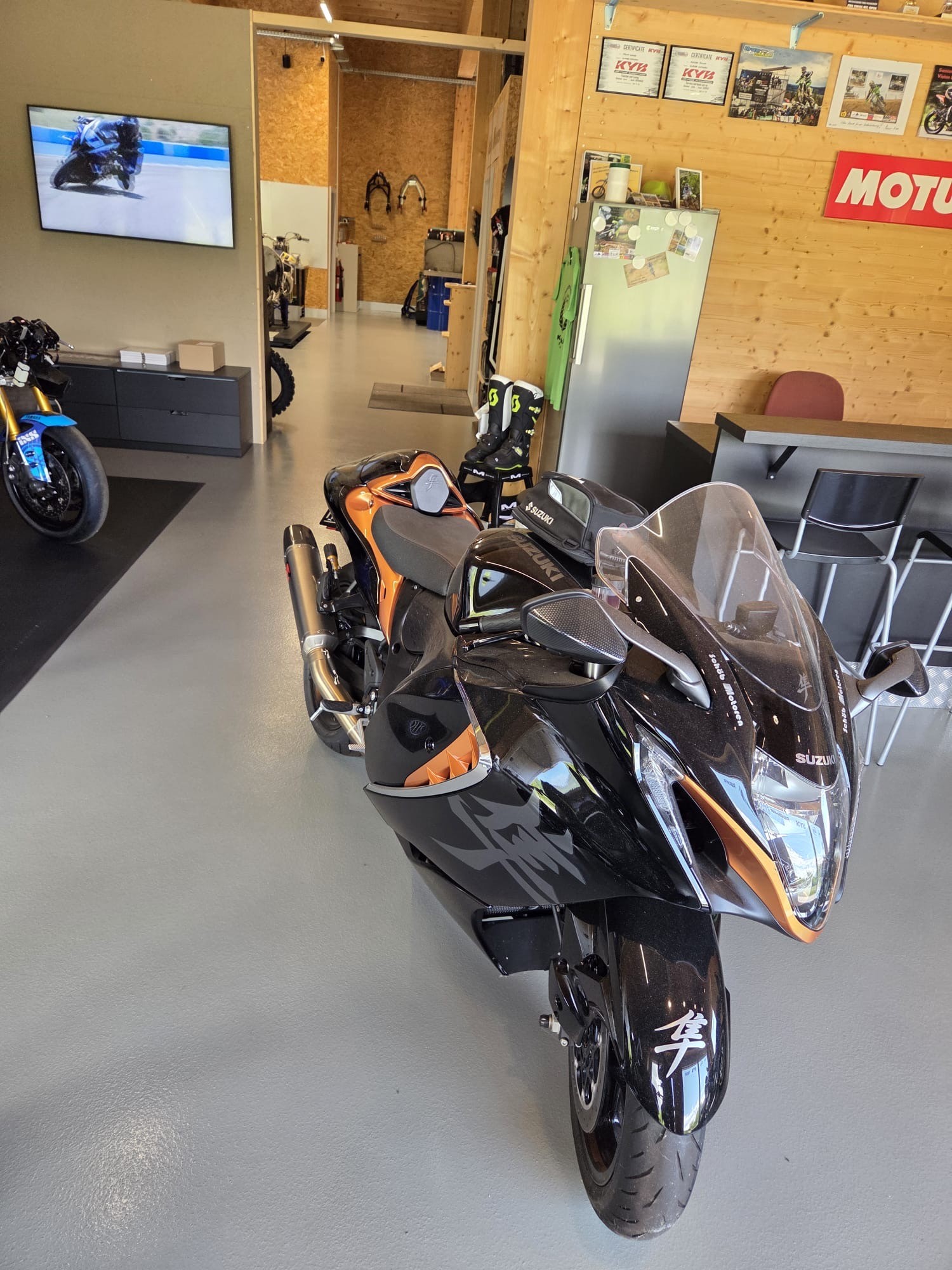 SUZUKI GSX 1300 RR Hayabusa-image-1