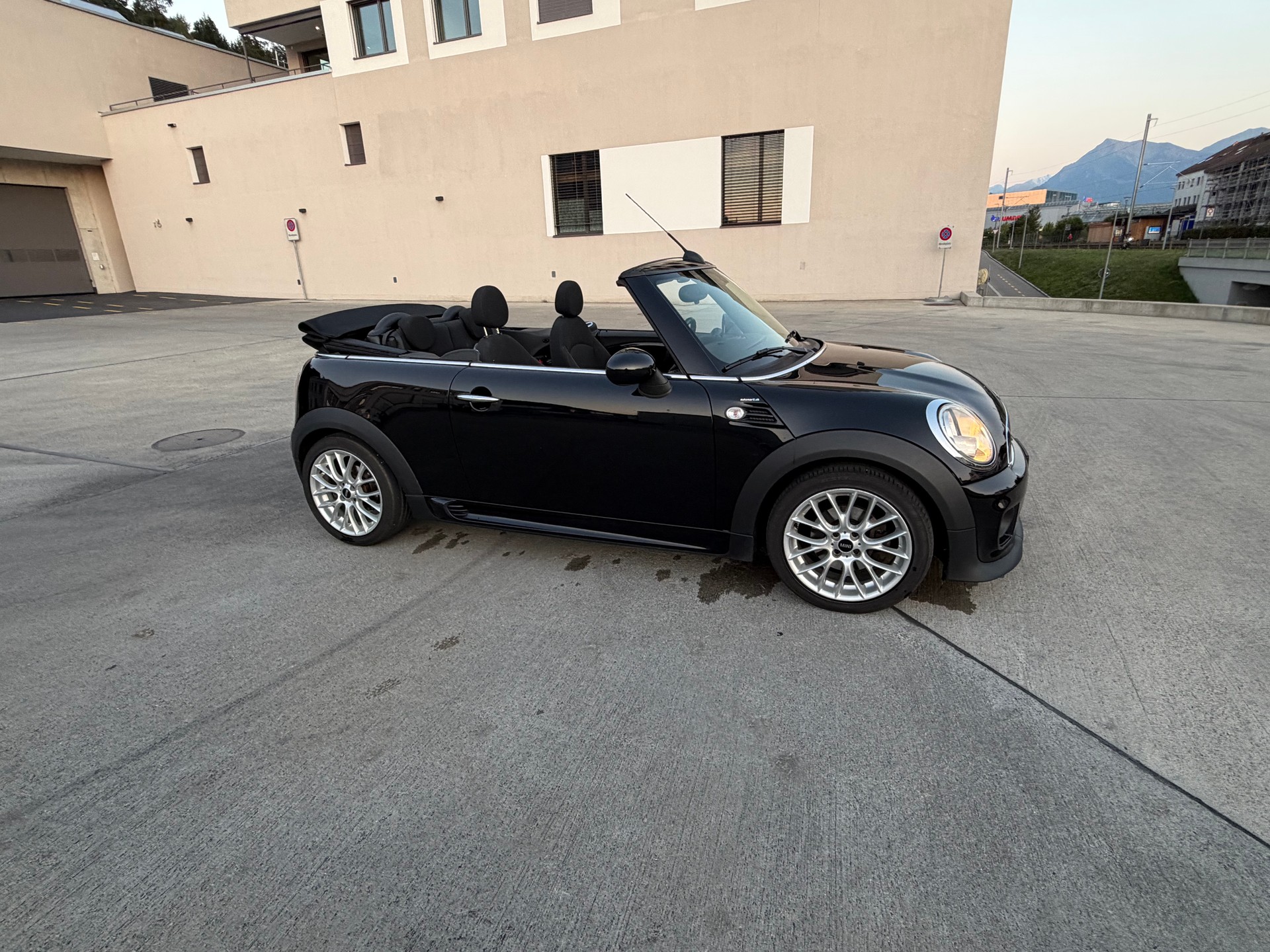MINI Cooper Cabriolet Works Paket-image-11