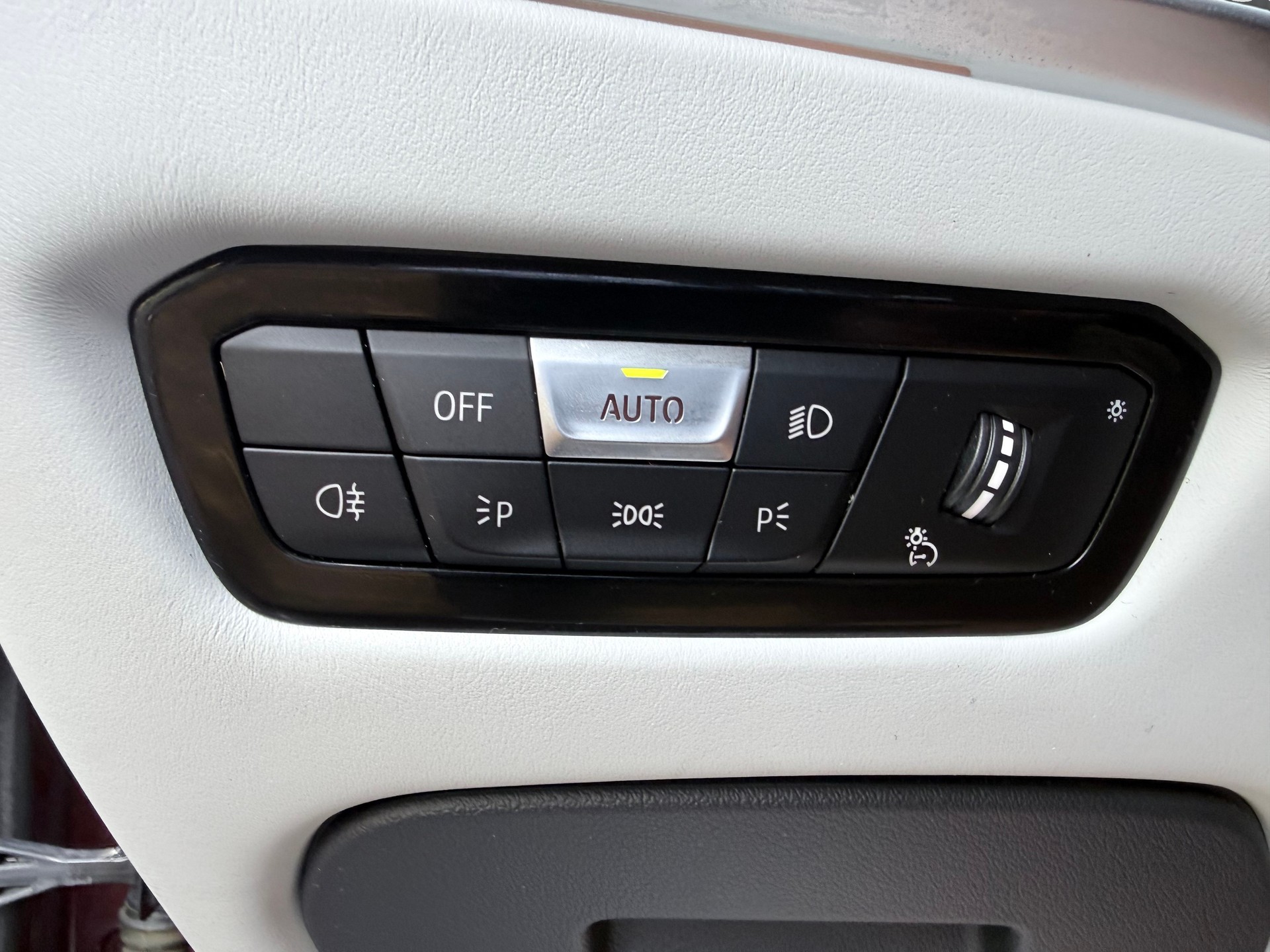 BMW M3 Touring xDrive Competition M-image-21