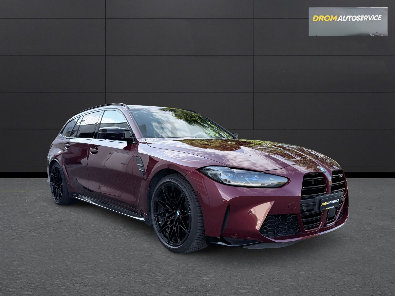 BMW M3 Touring xDrive Competition M-showroom-element-1