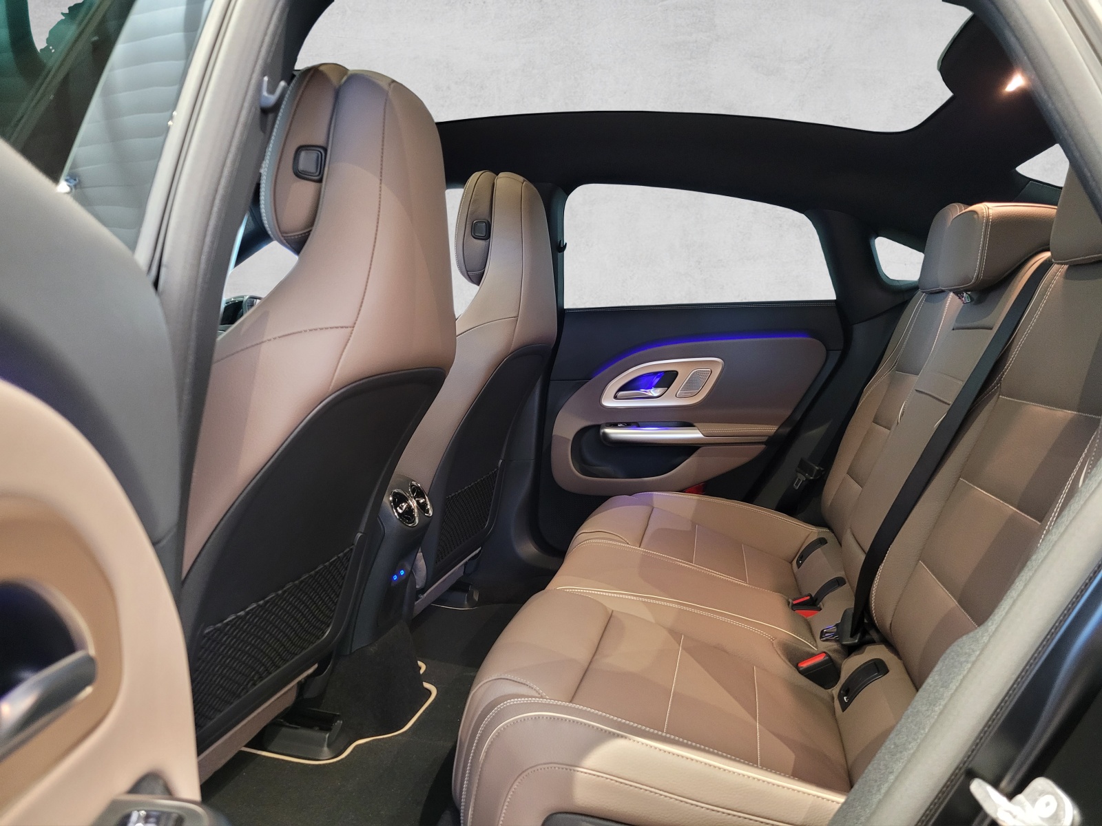 MERCEDES-BENZ CLA 350 4 Matic 85 kWh EQ-image-10