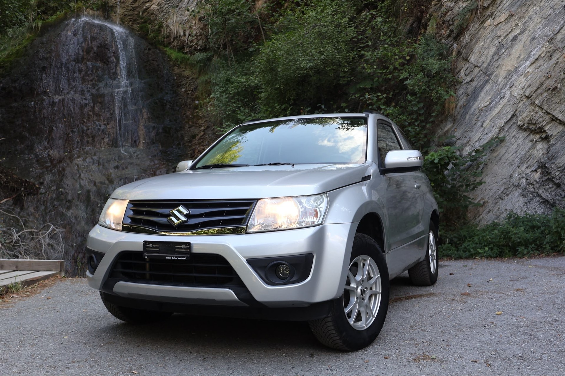 SUZUKI Grand Vitara 2.4 16V GL Top-showroom-element-1