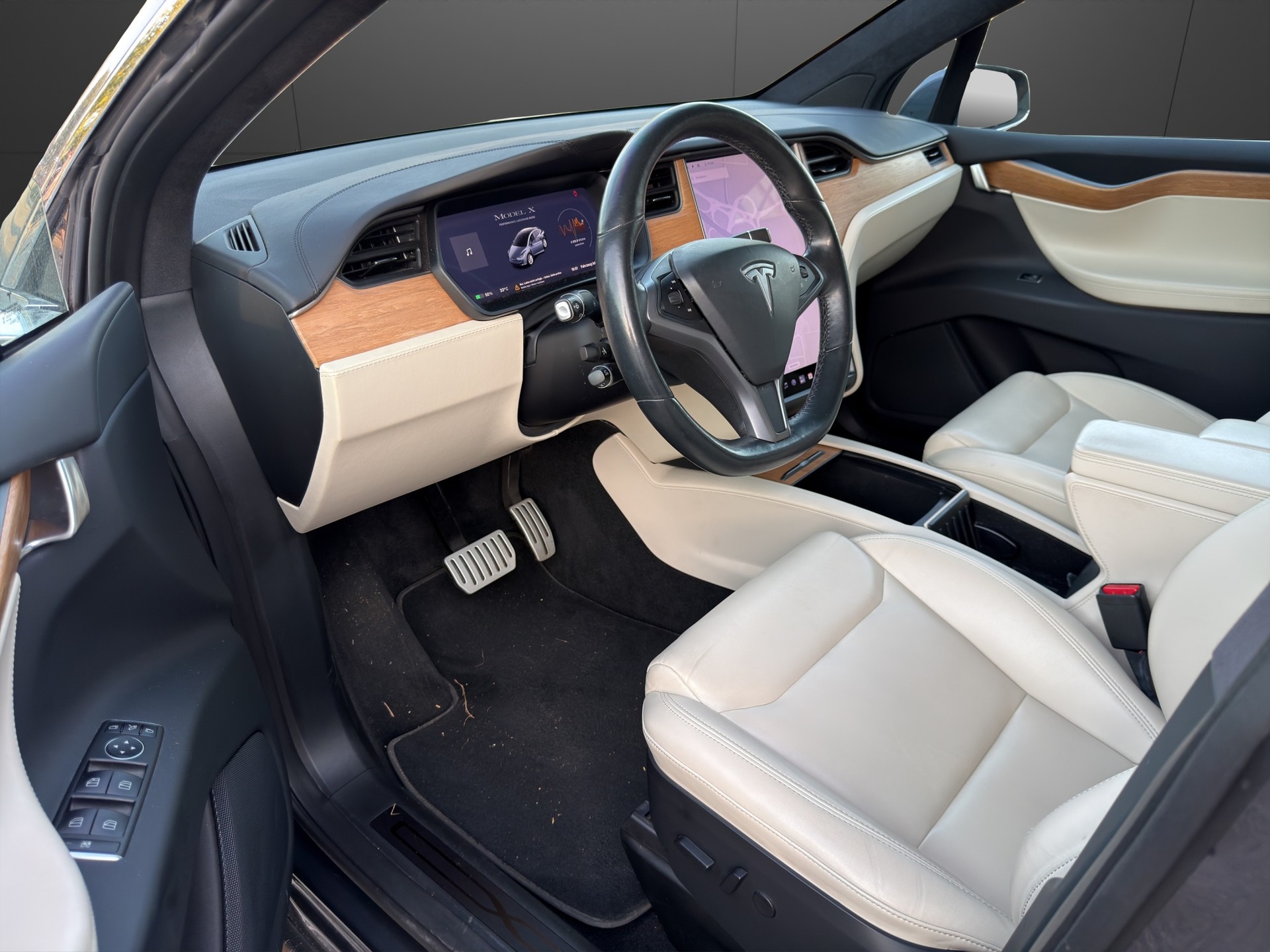 TESLA Model X Performance-image-8