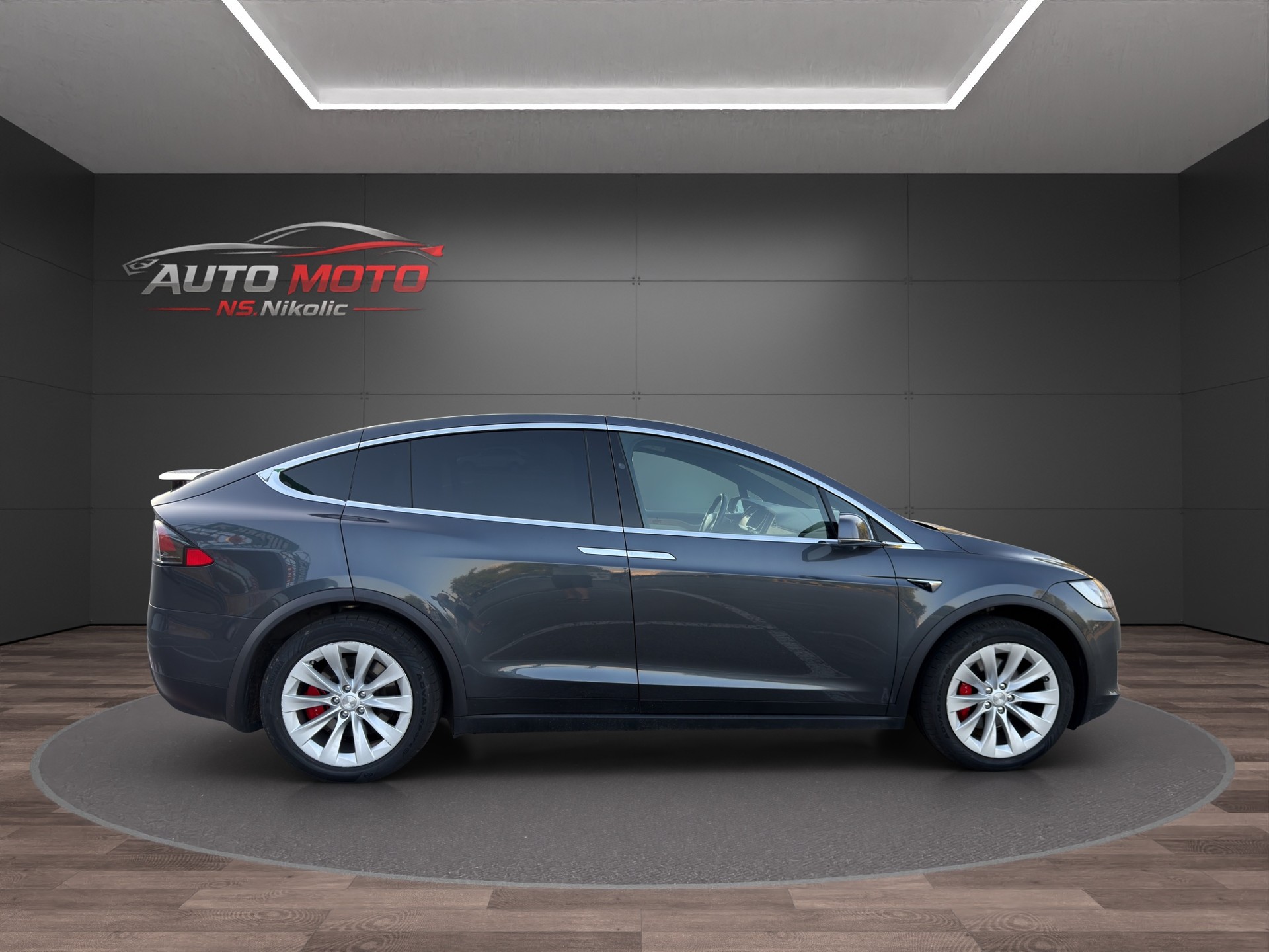 TESLA Model X Performance-image-2