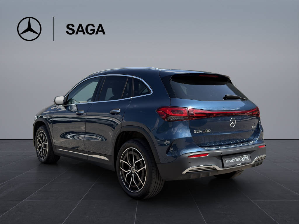 MERCEDES-BENZ EQA 300 Swiss Star AMG Line 4matic-showroom-element-3