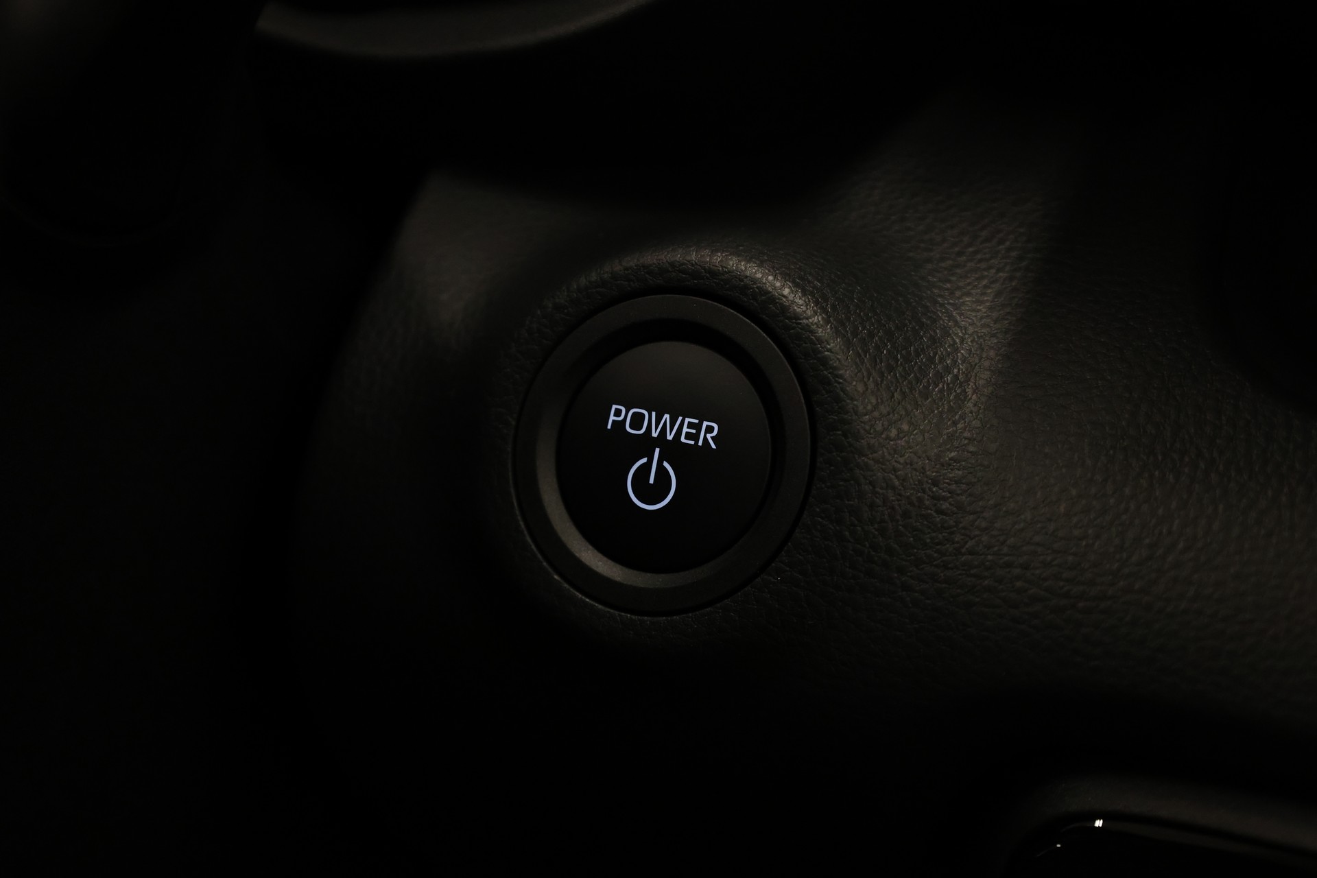 TOYOTA Yaris 1.5 VVT-i HSD Teamplayer-image-32