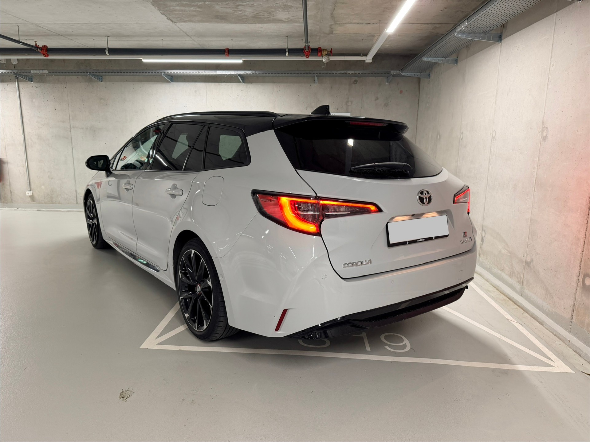 TOYOTA Corolla Touring Sports 2.0 HSD GR-S e-CVT-showroom-element-2