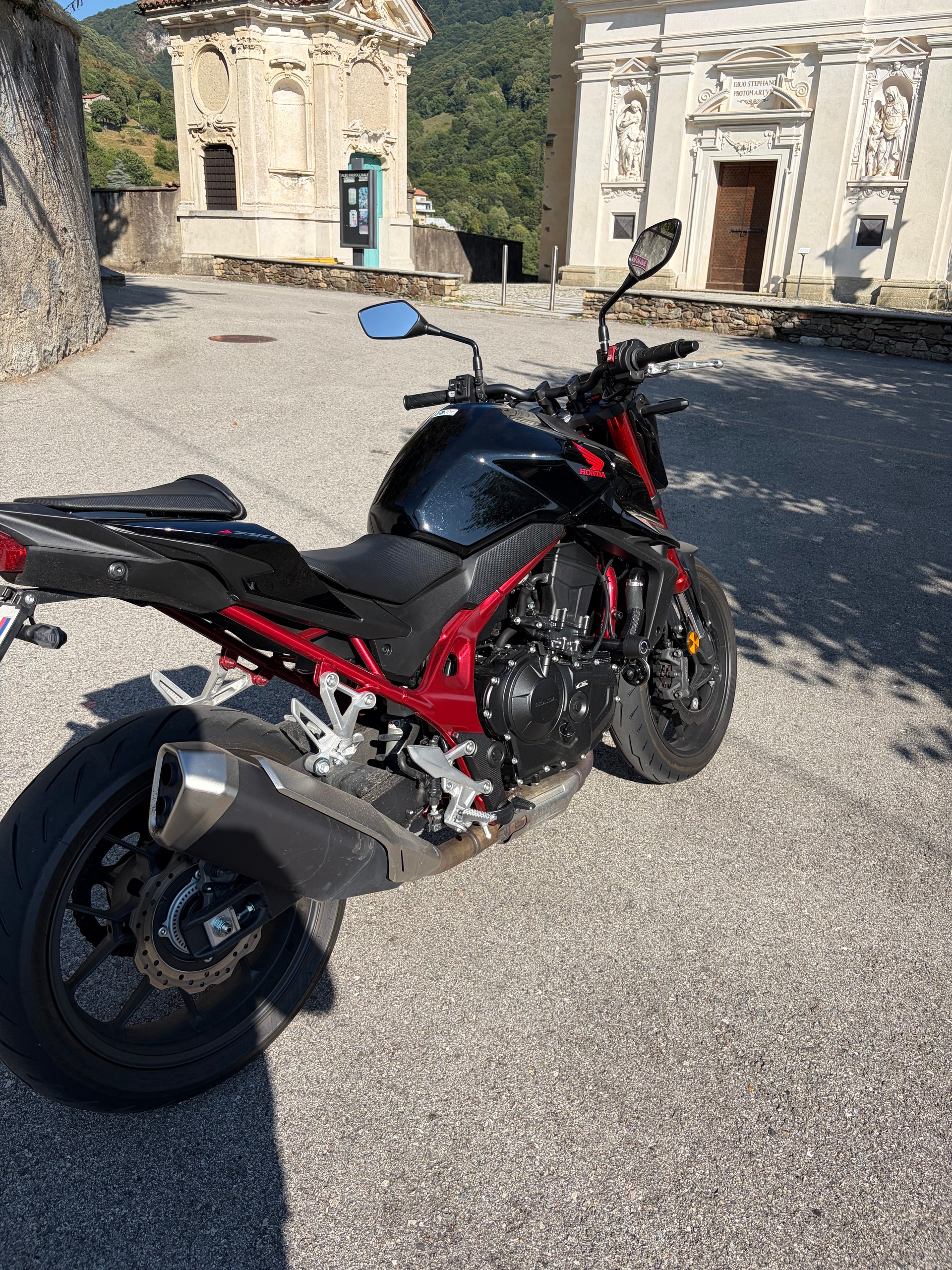 HONDA CB 750 Hornet-image-0