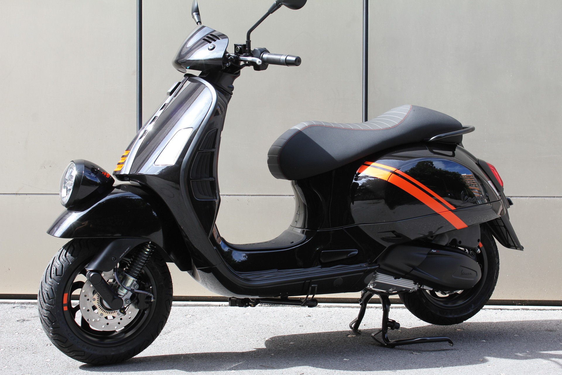 PIAGGIO Vespa GTV 300-showroom-element-3