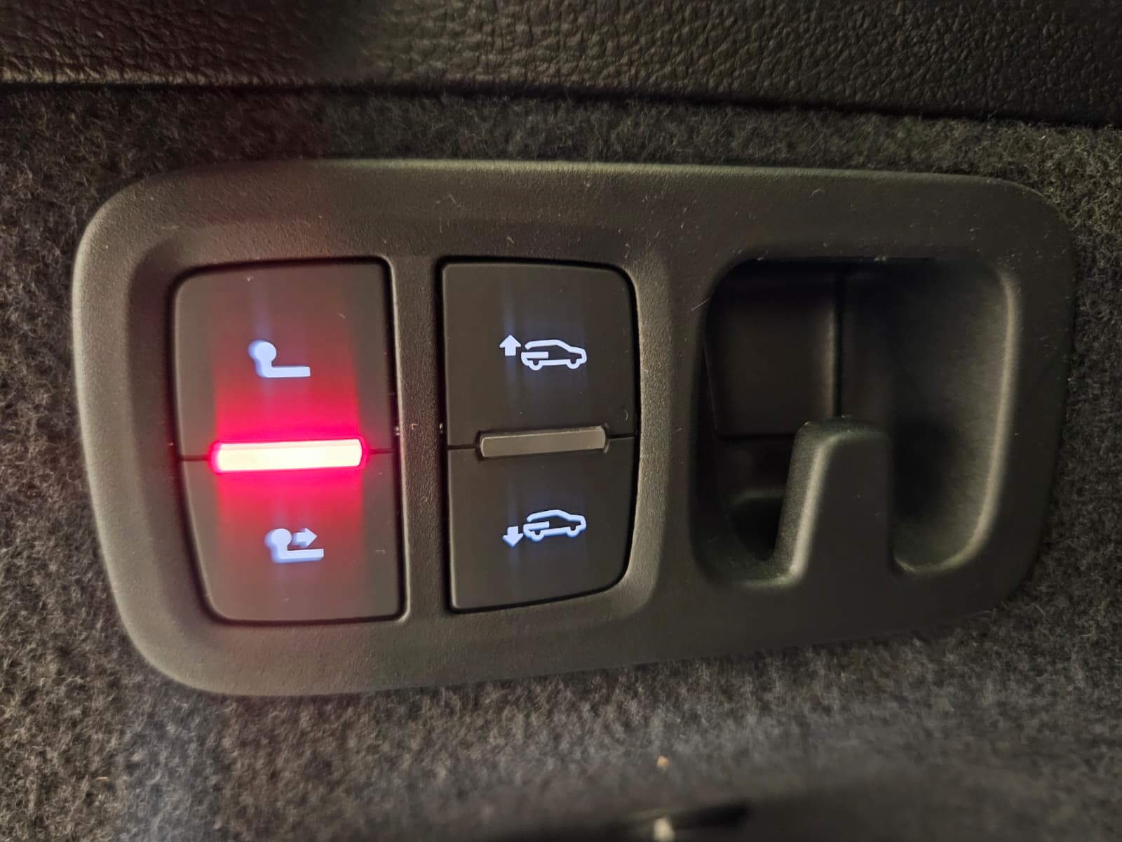 AUDI SQ7 TFSI quattro tiptronic-image-16