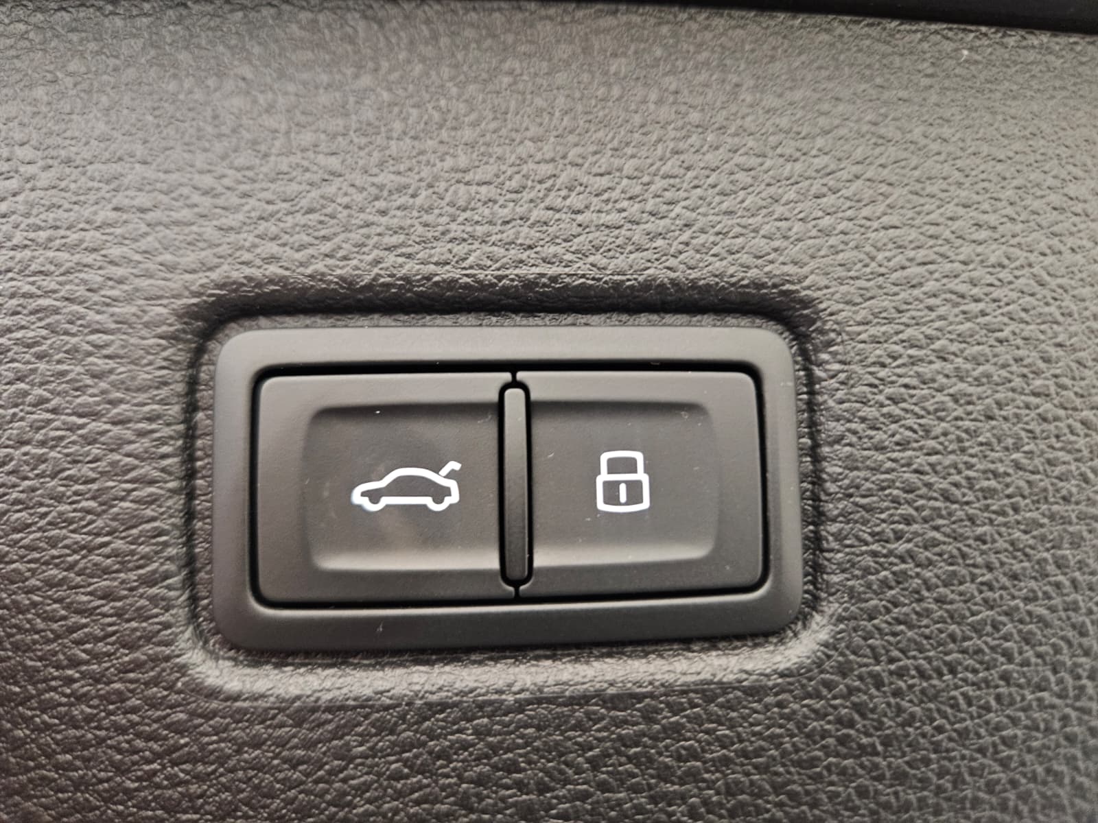 AUDI SQ7 TFSI quattro tiptronic-image-15