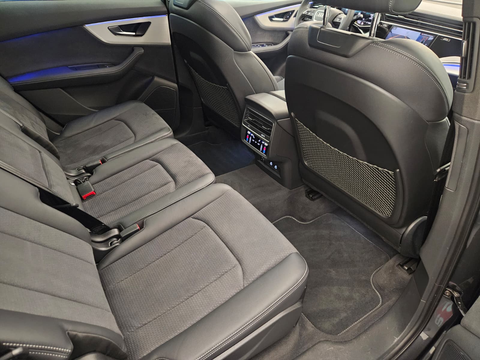 AUDI SQ7 TFSI quattro tiptronic-image-13