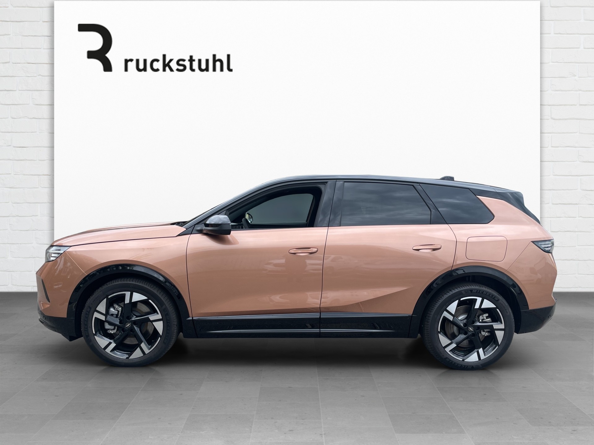 OPEL Grandland-e GS-showroom-element-2