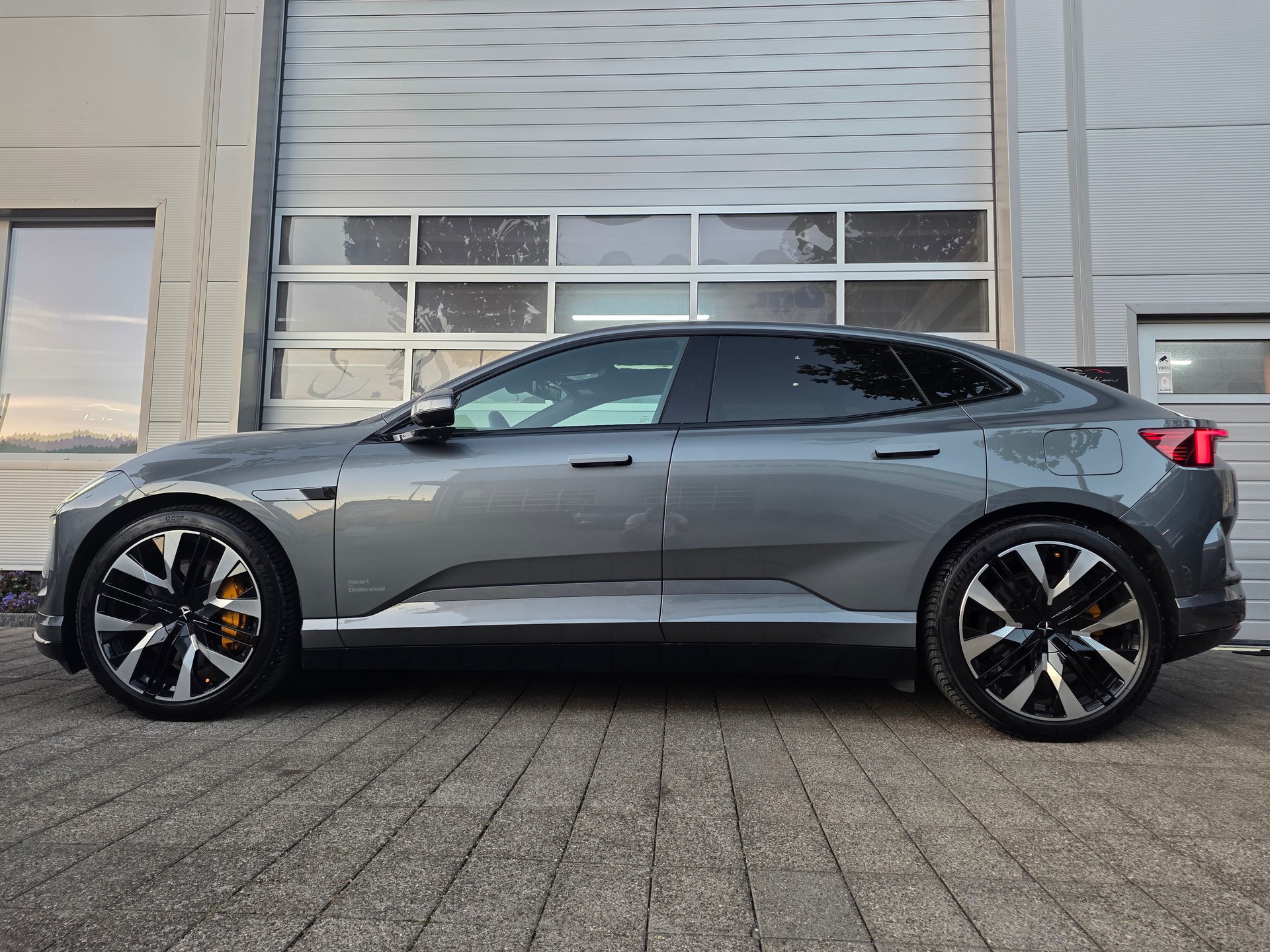 POLESTAR Polestar 4 Long Range Dual 100kWh // GRATIS SERVICE -PERFORMANCE PAKET -PILOT PAKET -PLUS PAKET - GARANTIE BIS 03.2033 **-showroom-element-2