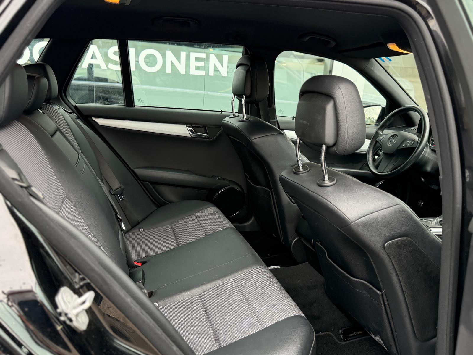 MERCEDES-BENZ C 200 CGI BlueEfficiency Automatic-image-14