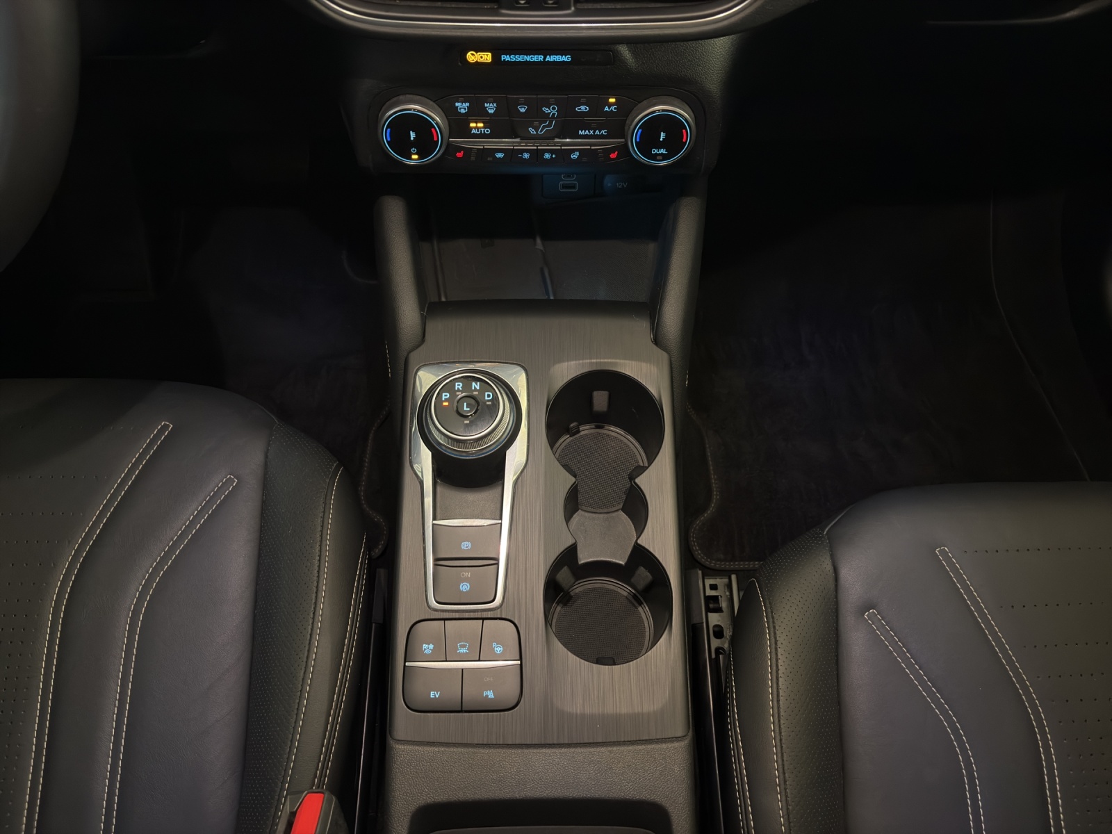 FORD Kuga 2.5 PHEV Vignale 2WD-image-15