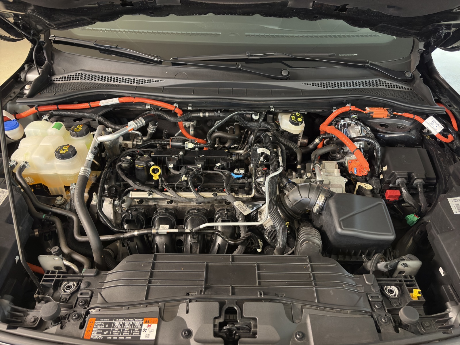 FORD Kuga 2.5 PHEV Vignale 2WD-image-19