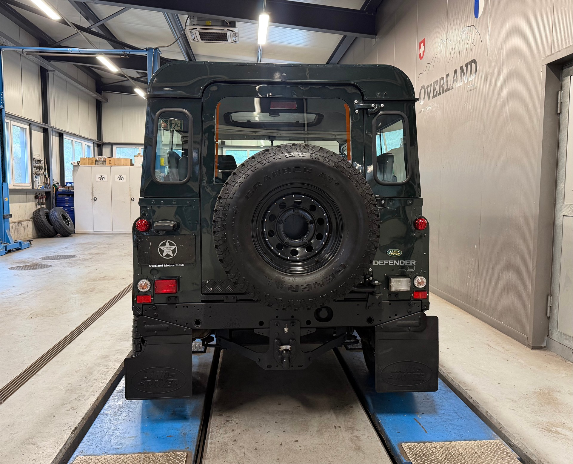LAND ROVER Defender 90 CSW 2.5 Td5-showroom-element-3