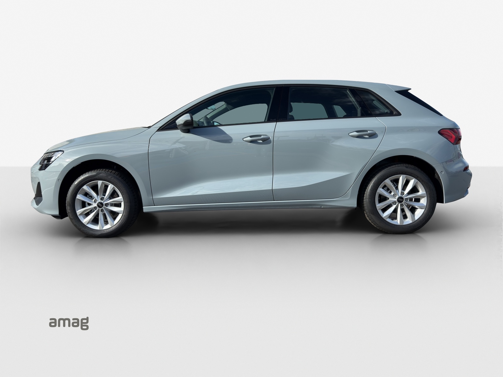 AUDI A3 Sportback TFSI 85 kW Ambition S-tronic-showroom-element-1