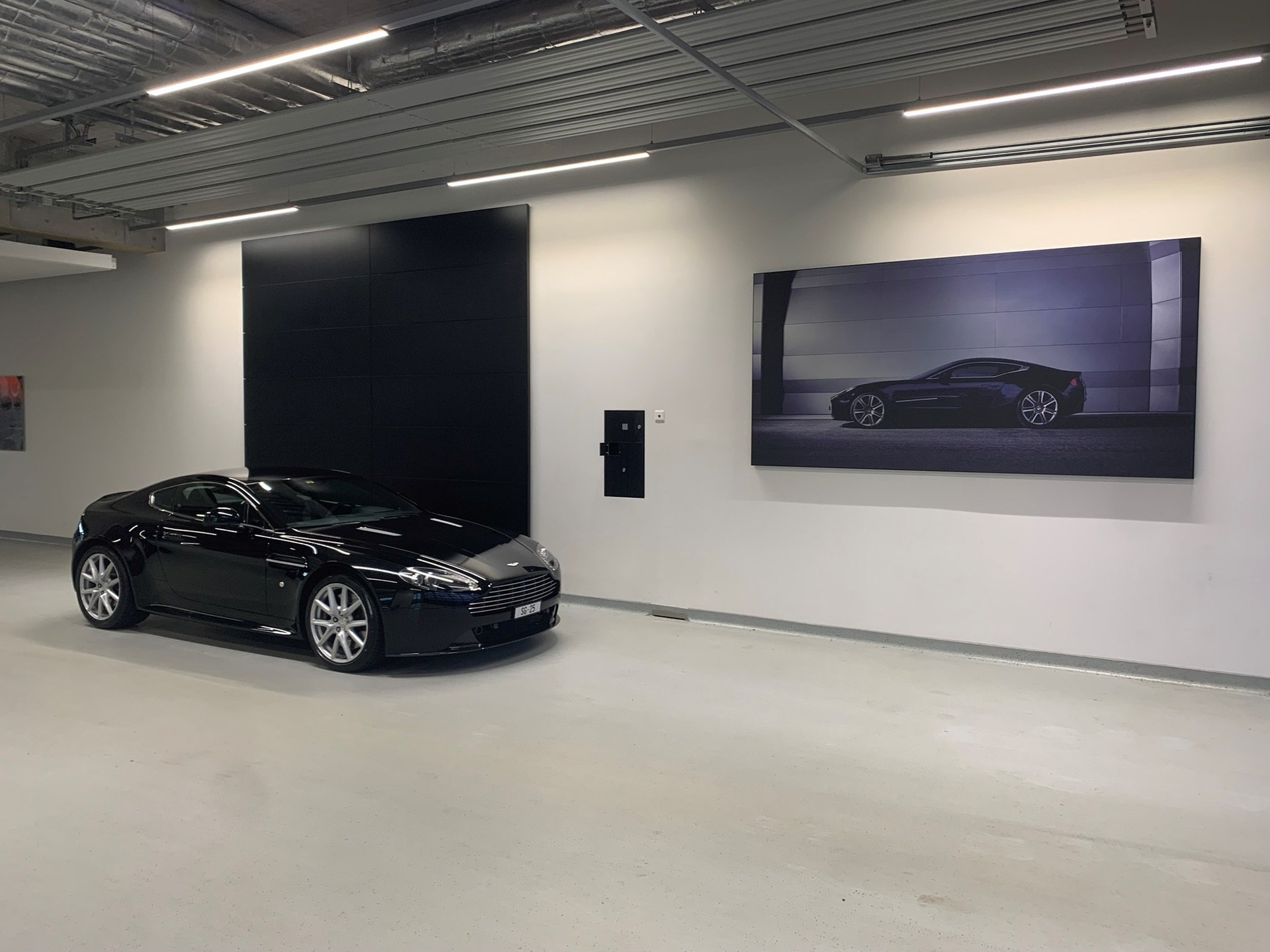 ASTON MARTIN V8 Vantage 4.7 S Sportshift-image-1