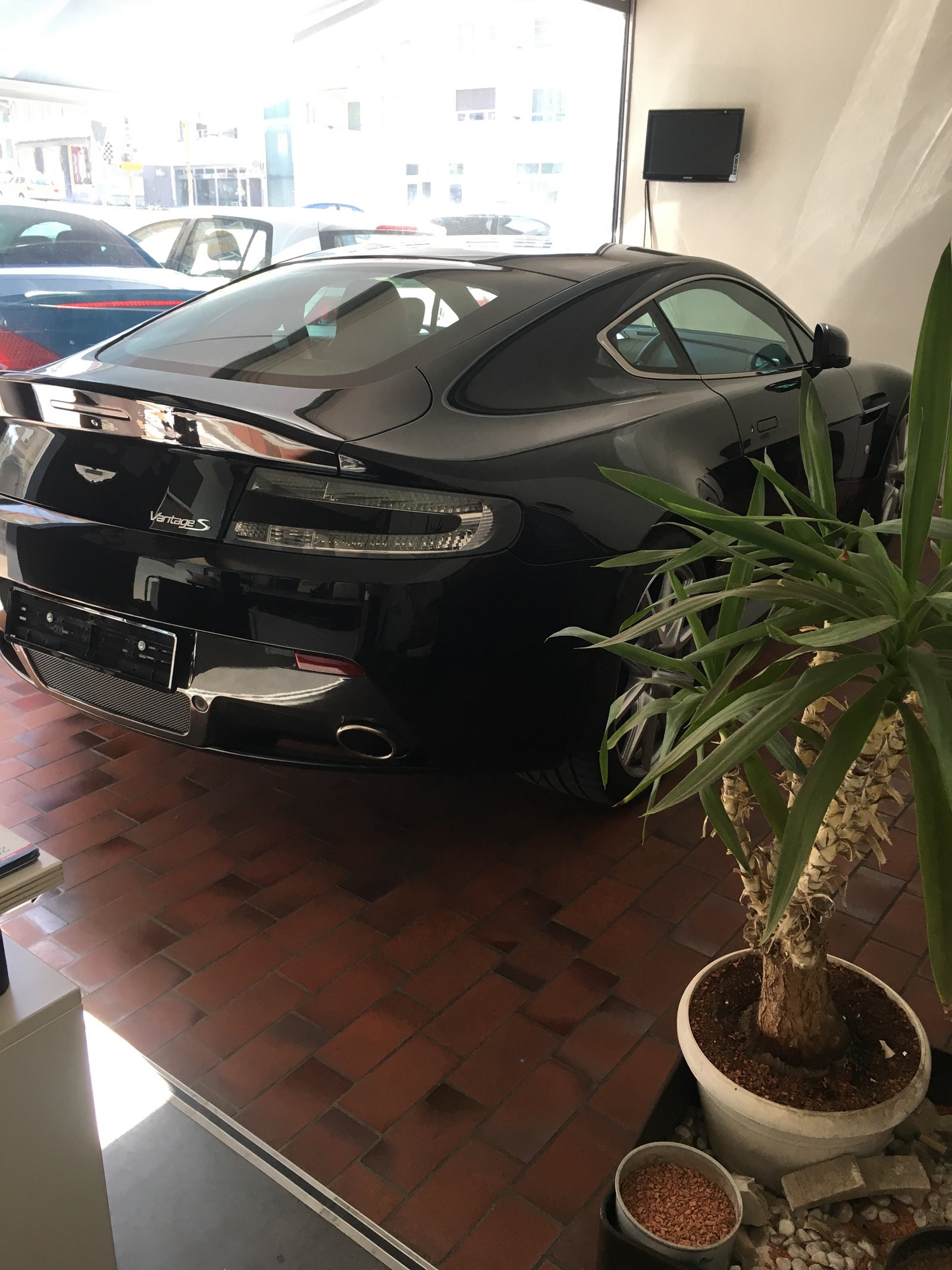 ASTON MARTIN V8 Vantage 4.7 S Sportshift-image-5