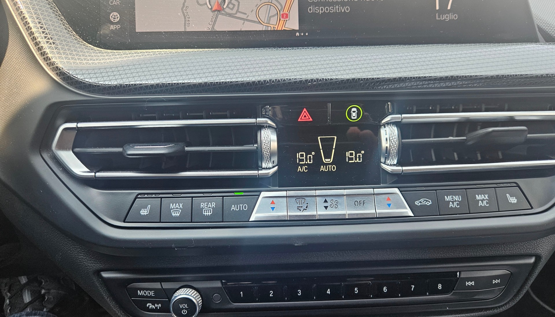 BMW 118i Sport Line Steptronic-image-12