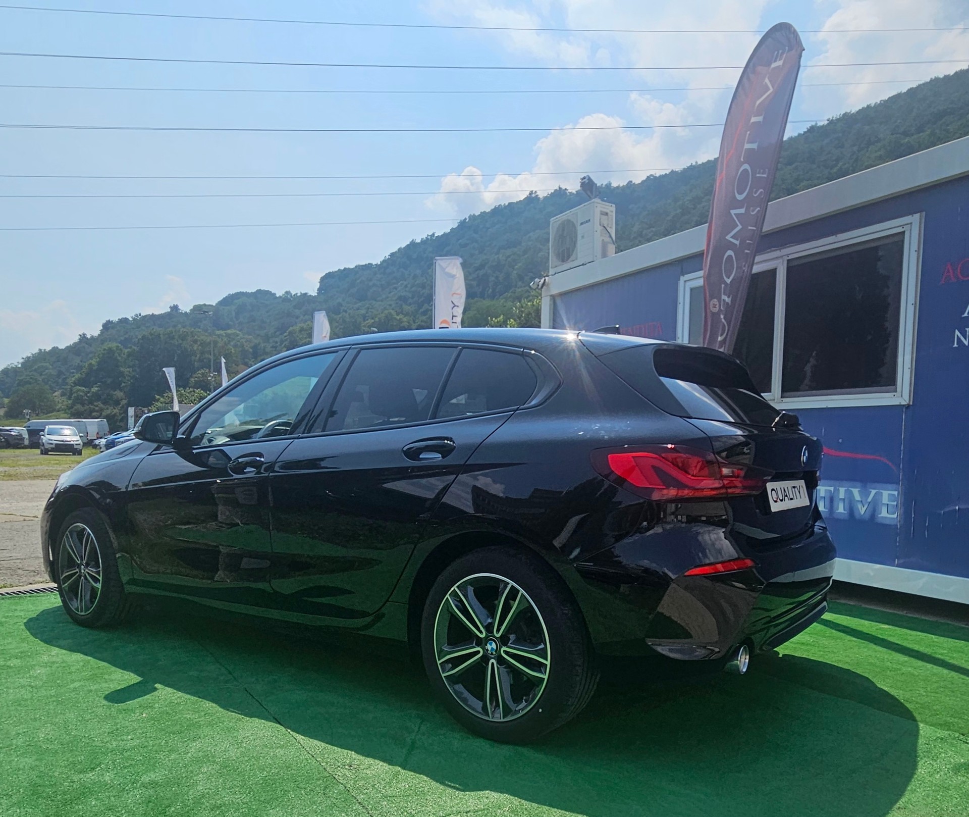 BMW 118i Sport Line Steptronic-image-6