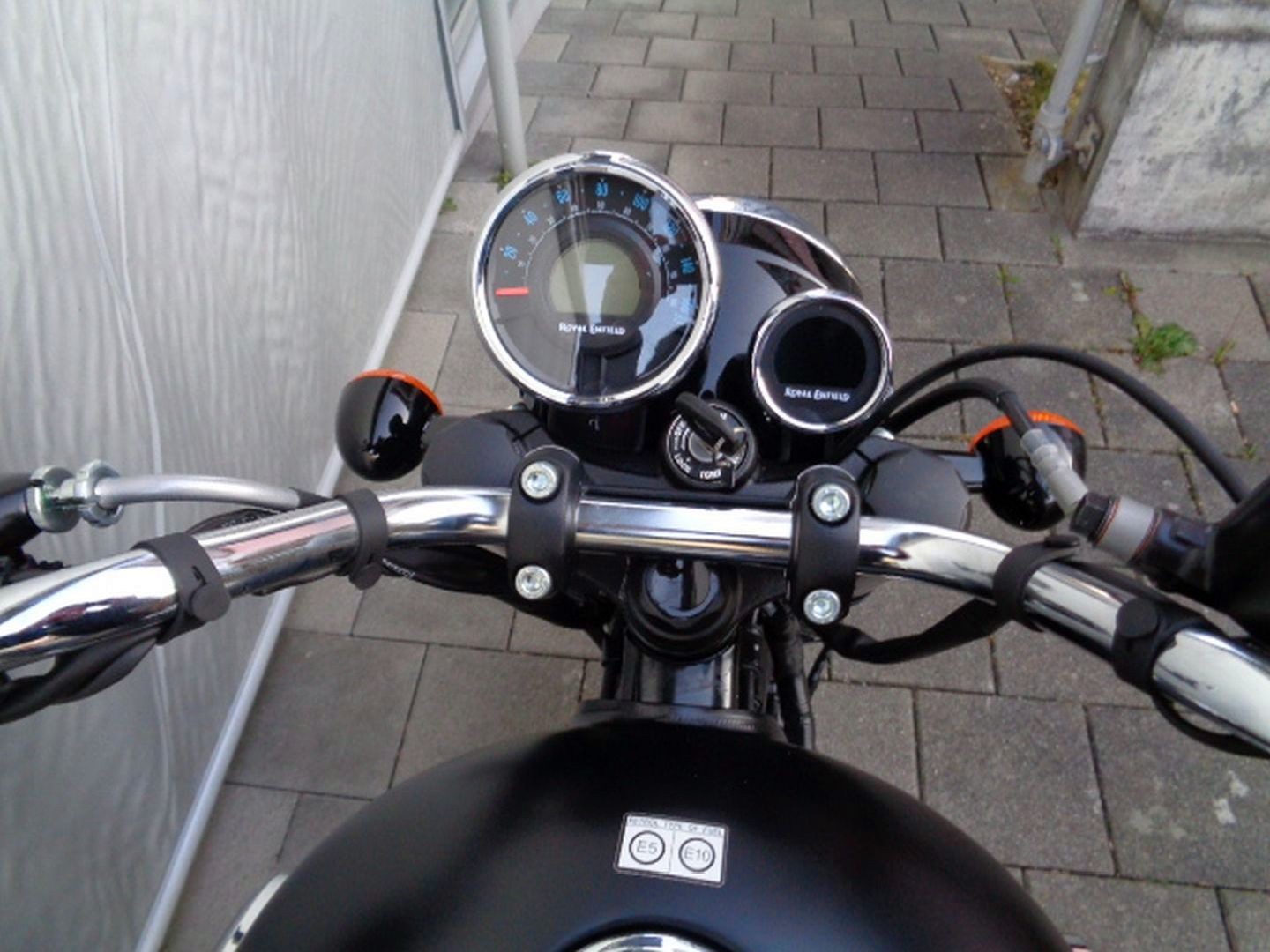 ROYAL ENFIELD METEOR 350 E5-image-6