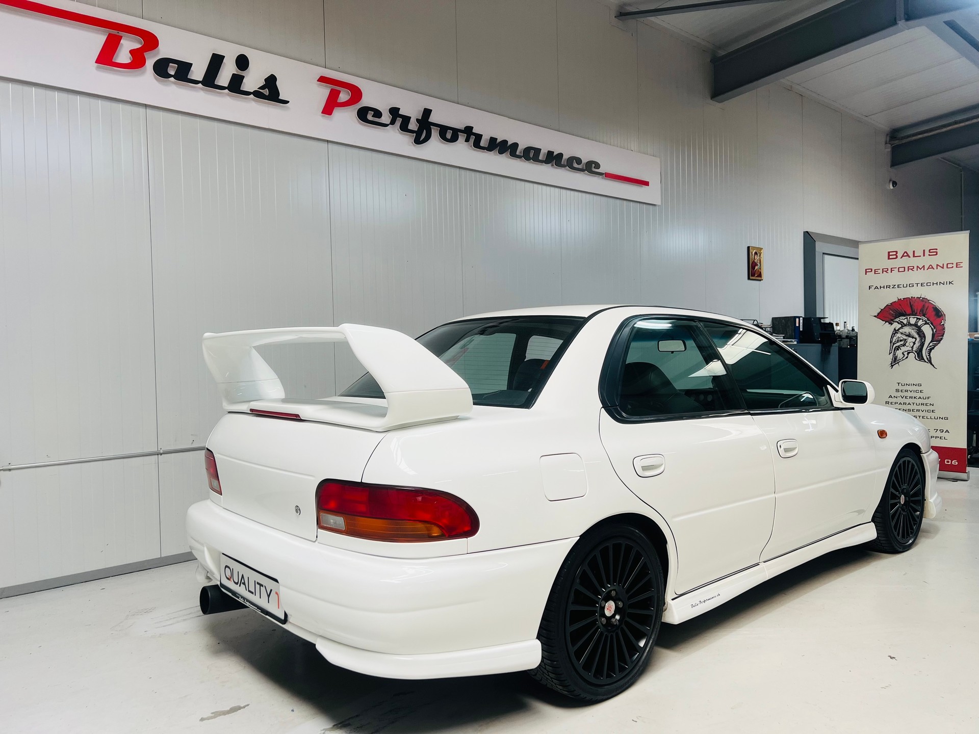 SUBARU Impreza 2.0 Turbo-image-2