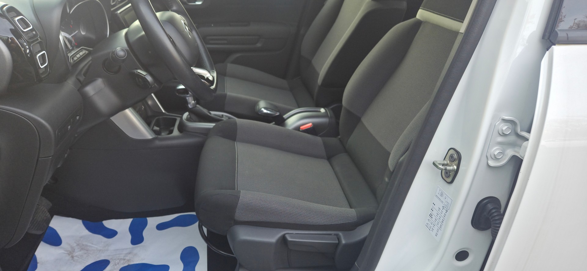 CITROEN C3 Aircross 1.2i PureTech Feel EAT-image-9