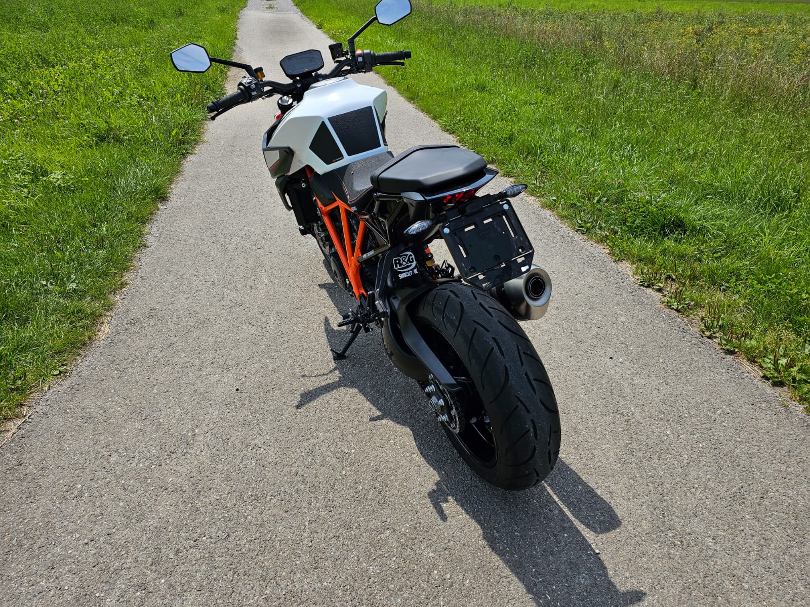 KTM 1290 Super Duke R-image-6